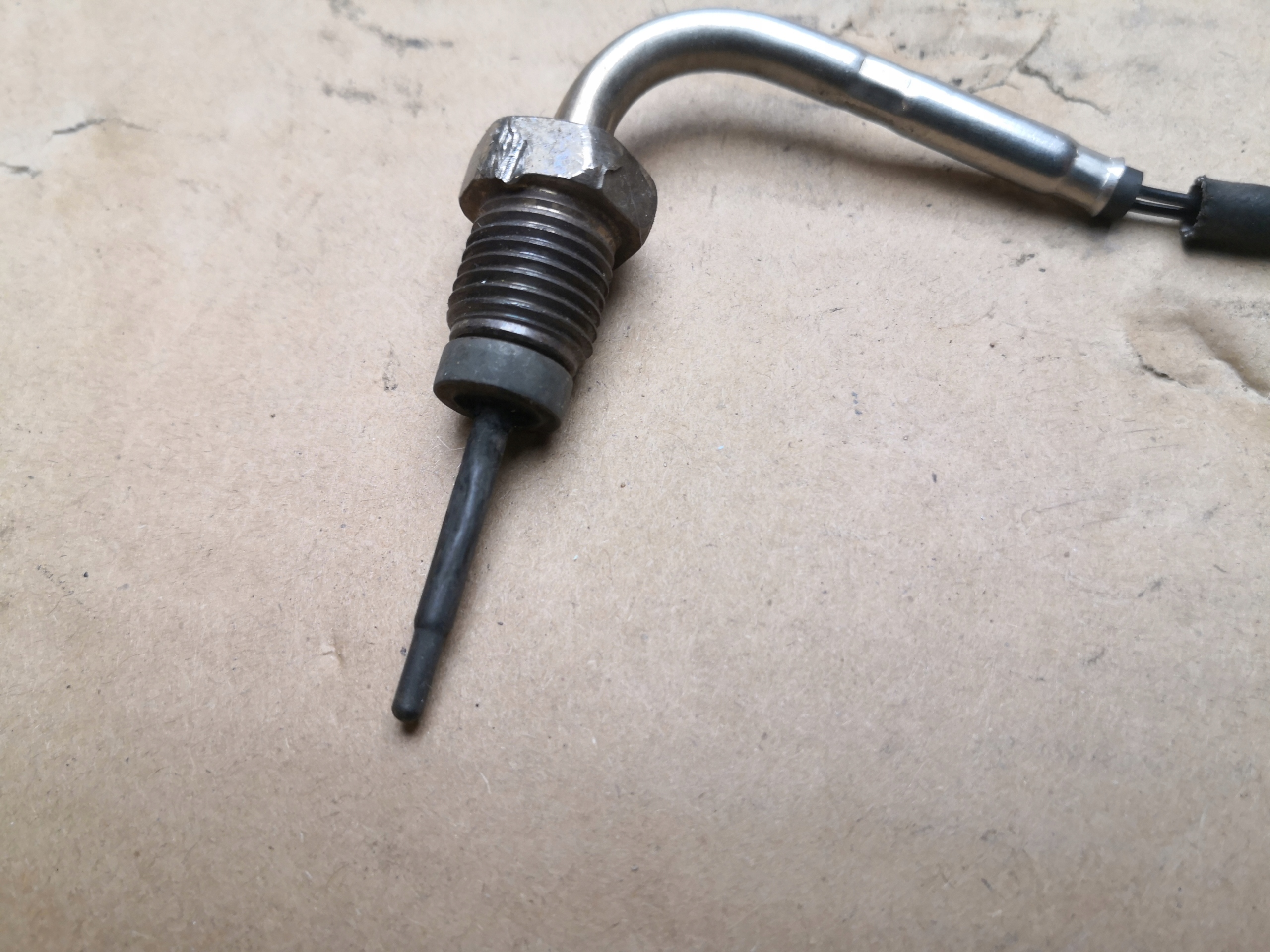 Sensor TEMPERATURY Gase VW SKODA AUDI