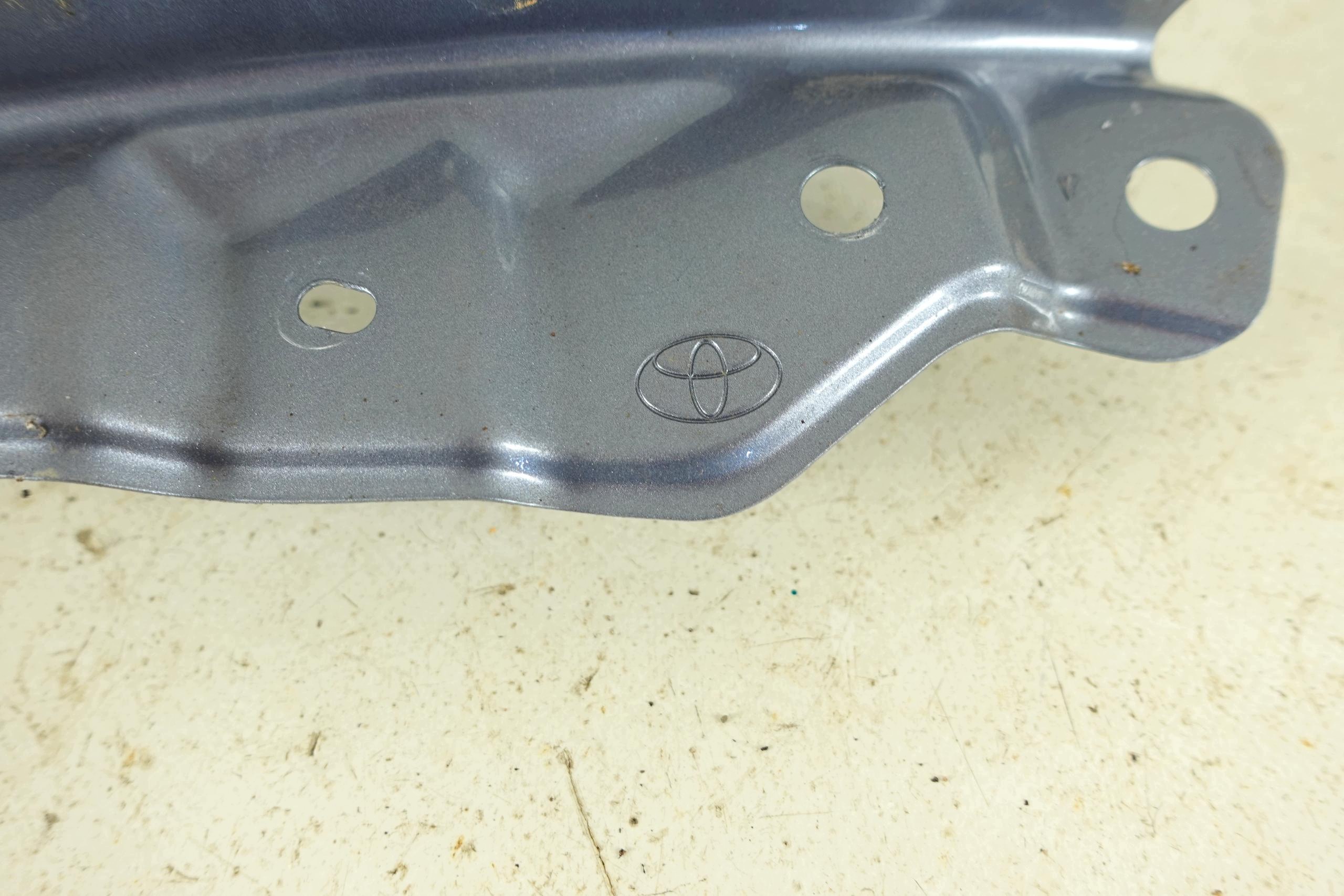 fender right front front TOYOTA VERSO 09-13 8T4 2009-2013