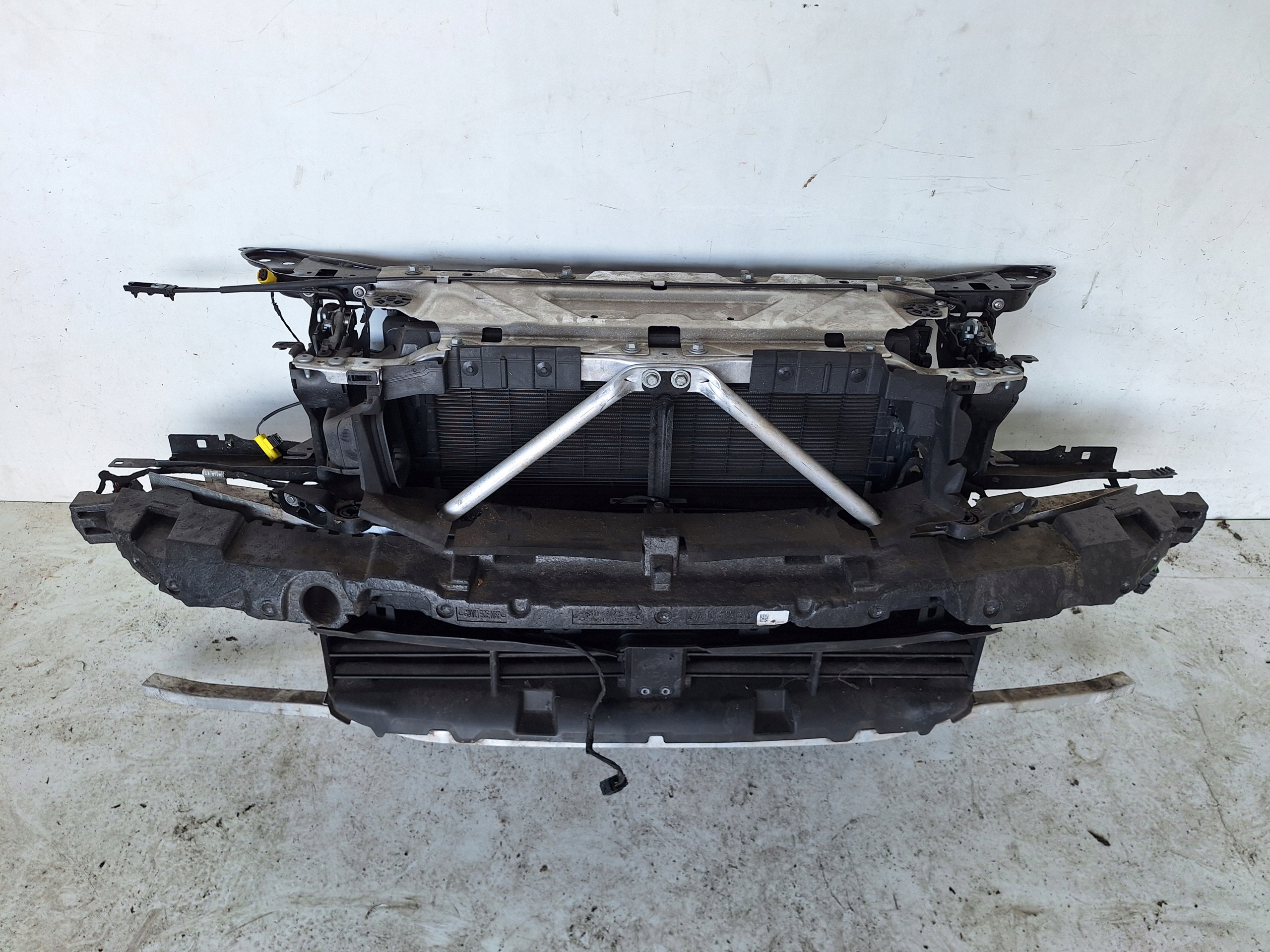 BMW 3 G20 19-22 support panel for radiators 330i m-packet