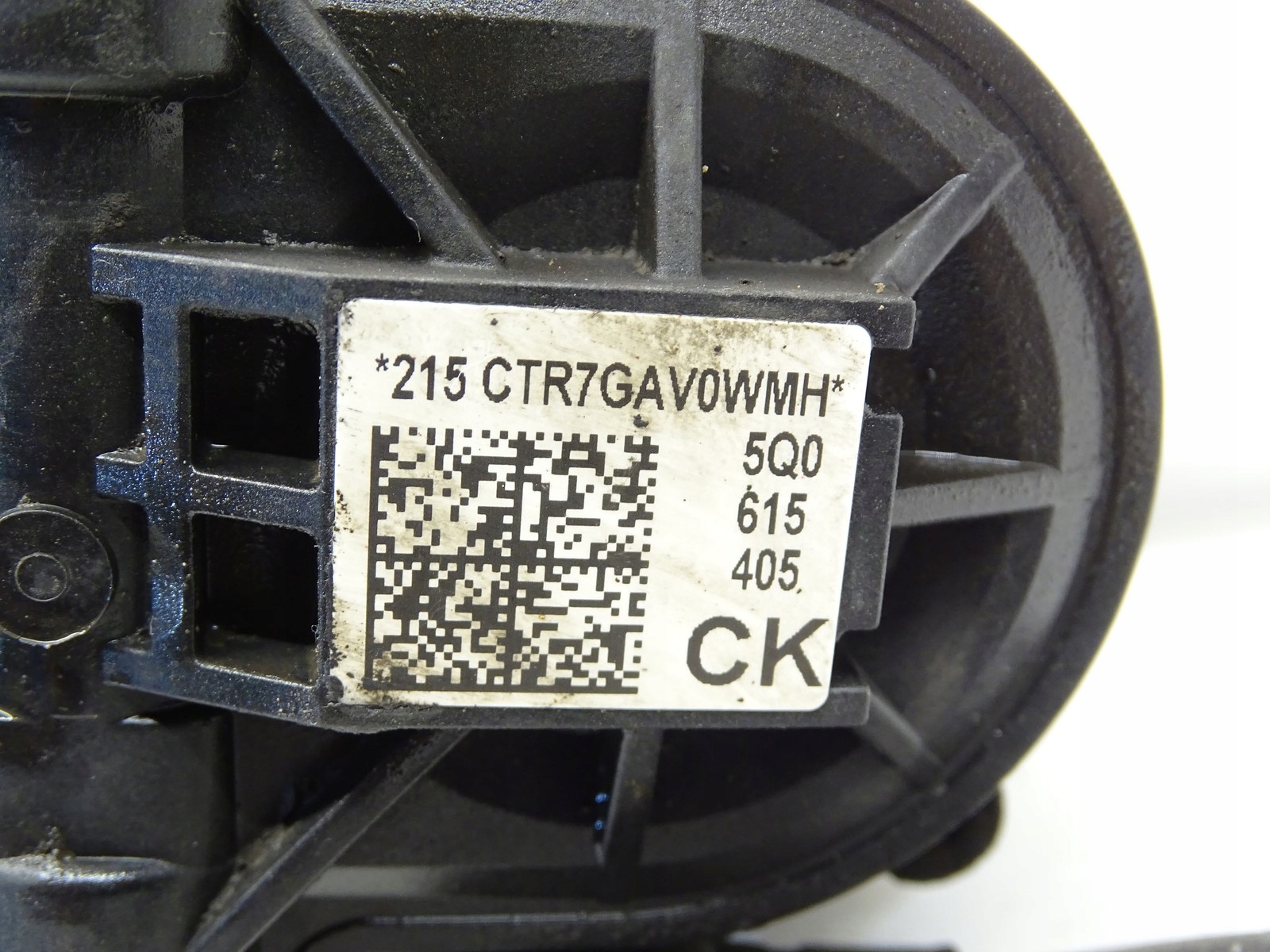 caliper brake electrical left rear part rear GOLF VII 5Q0615405CK