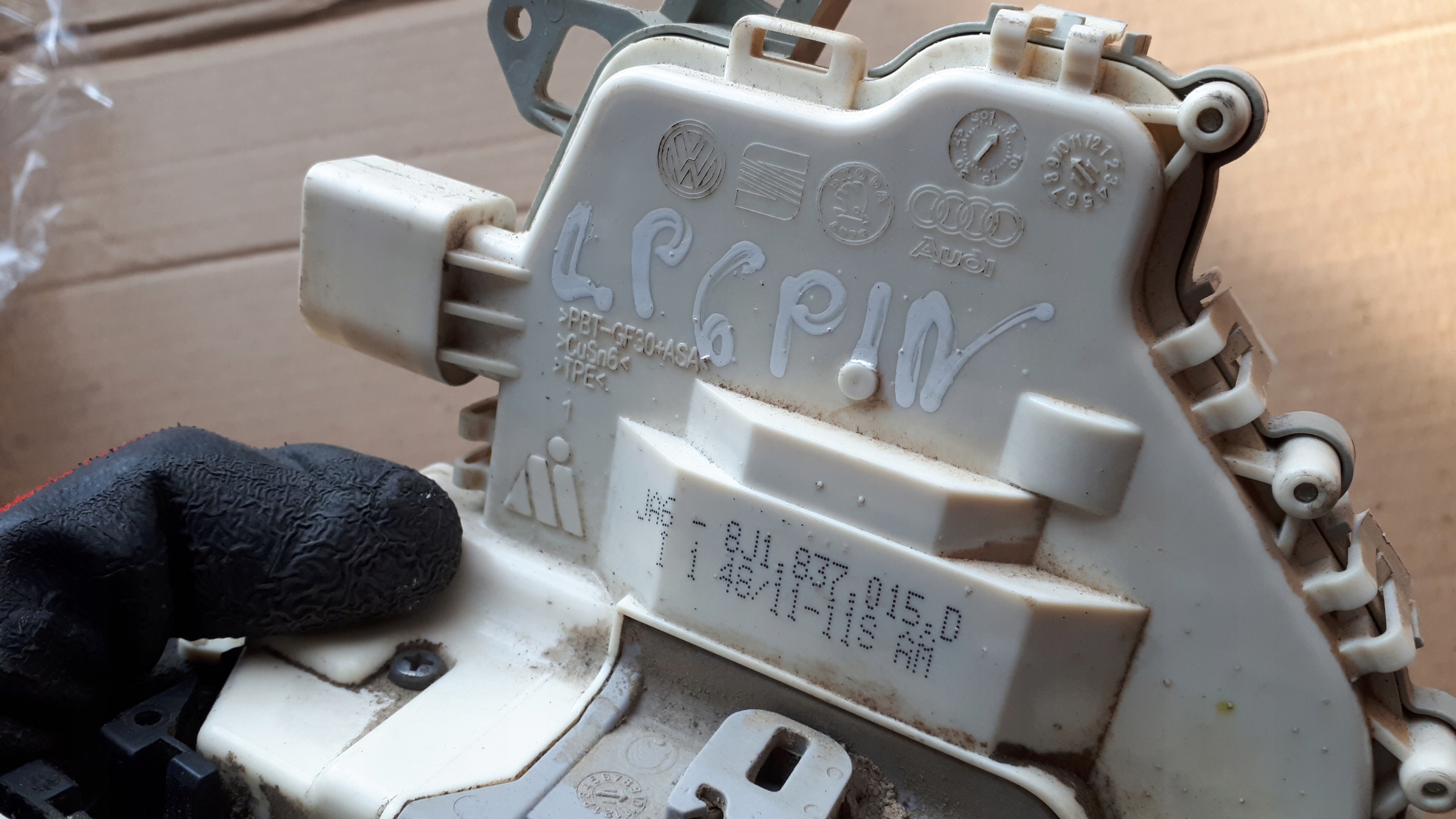 A6 C7 4G lock door left front 6PIN A7 S4 B8 A5