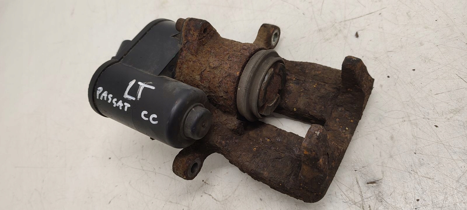 caliper rear part rear left VW Passat CC 2,0 TDI