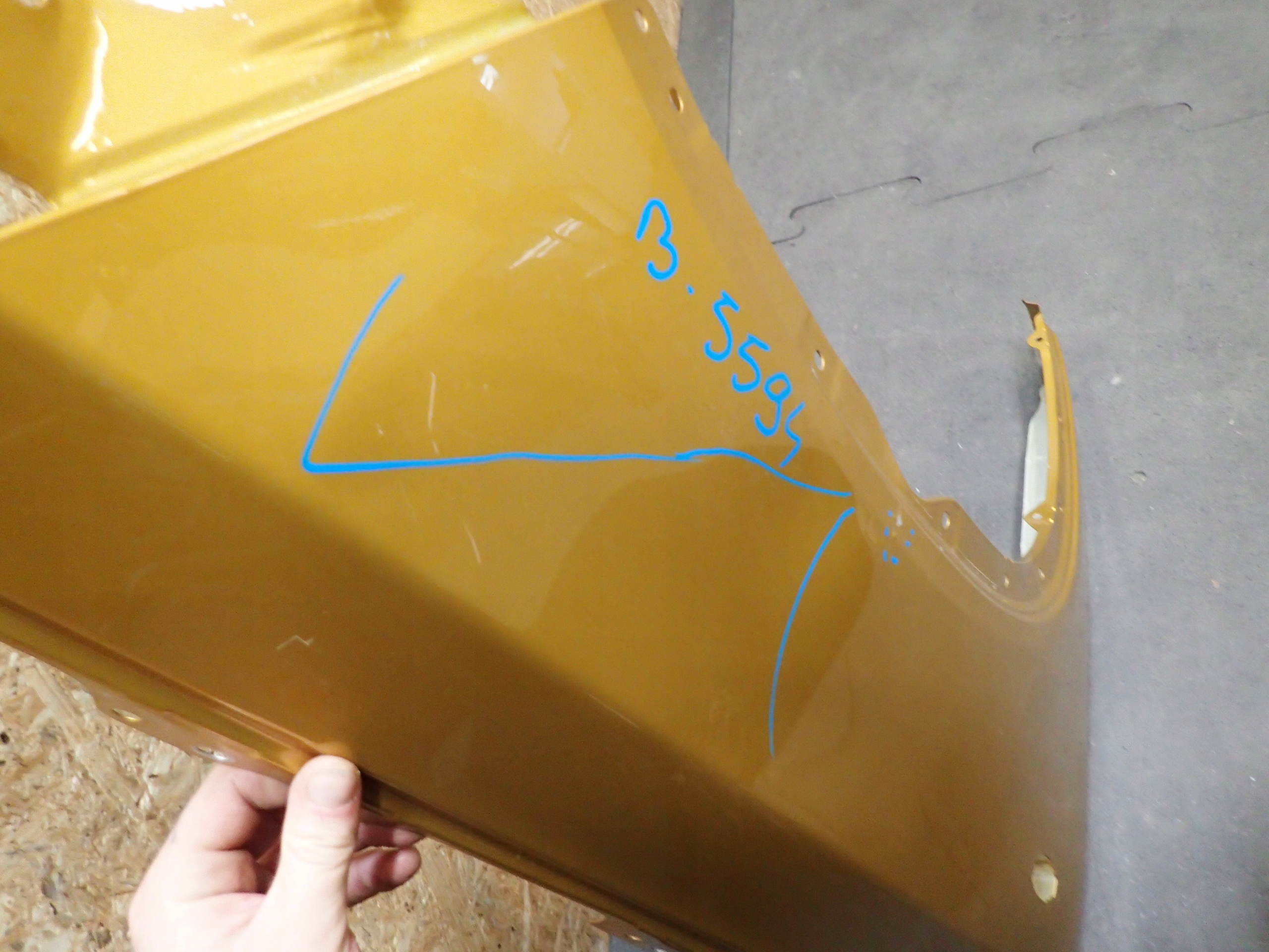 FENDER FRONT RIGHT SUZUKI VITARA 15