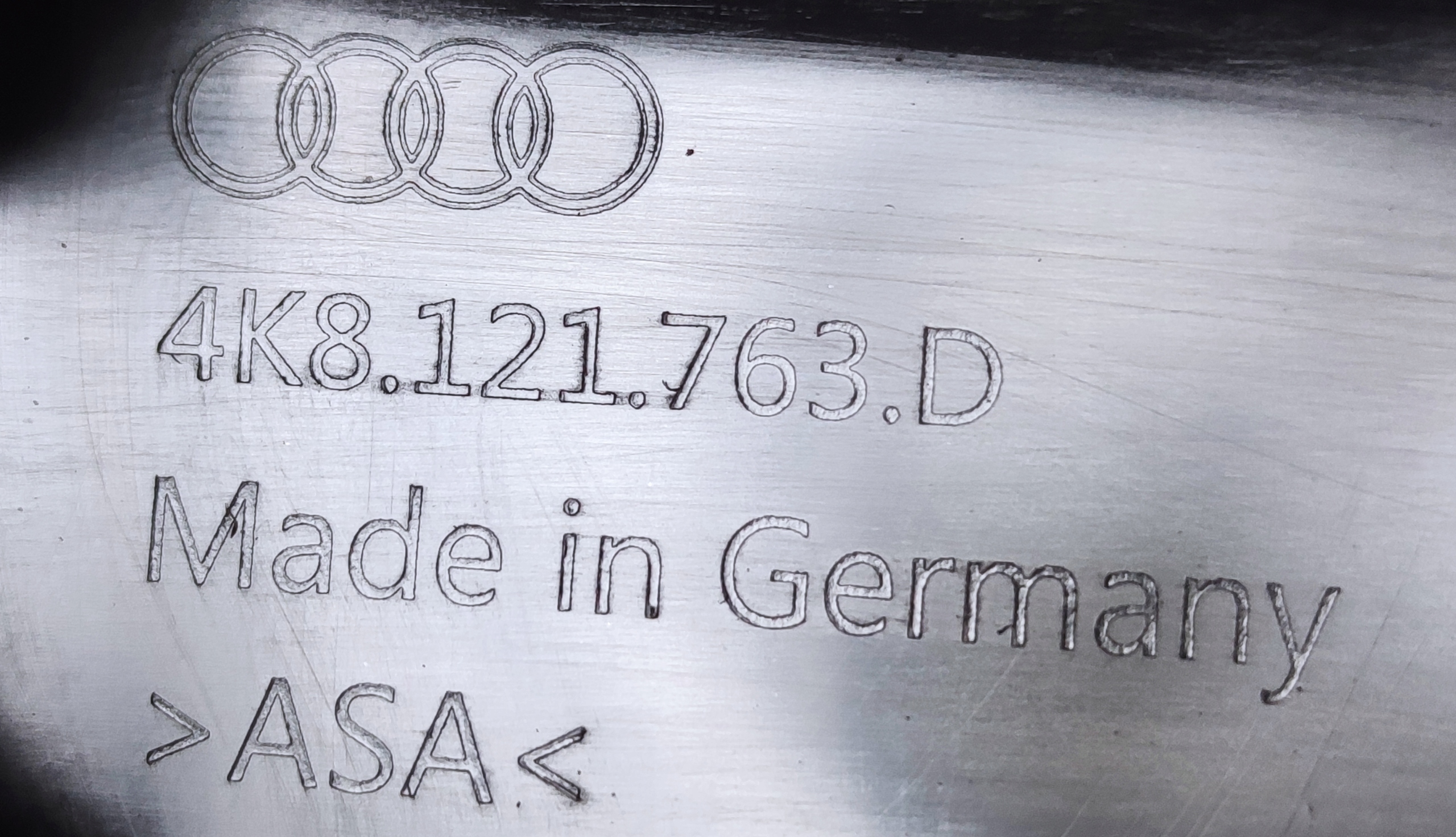 AUDI A7 19- LINKS LUFTANSAUGKANAL 4K8121763D