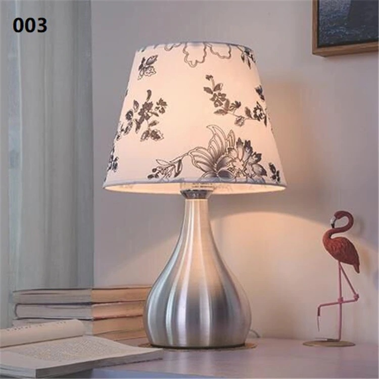 Lampka nocna stołowa dotykowa z abażurem LED Kolor odcienie szarości i srebra