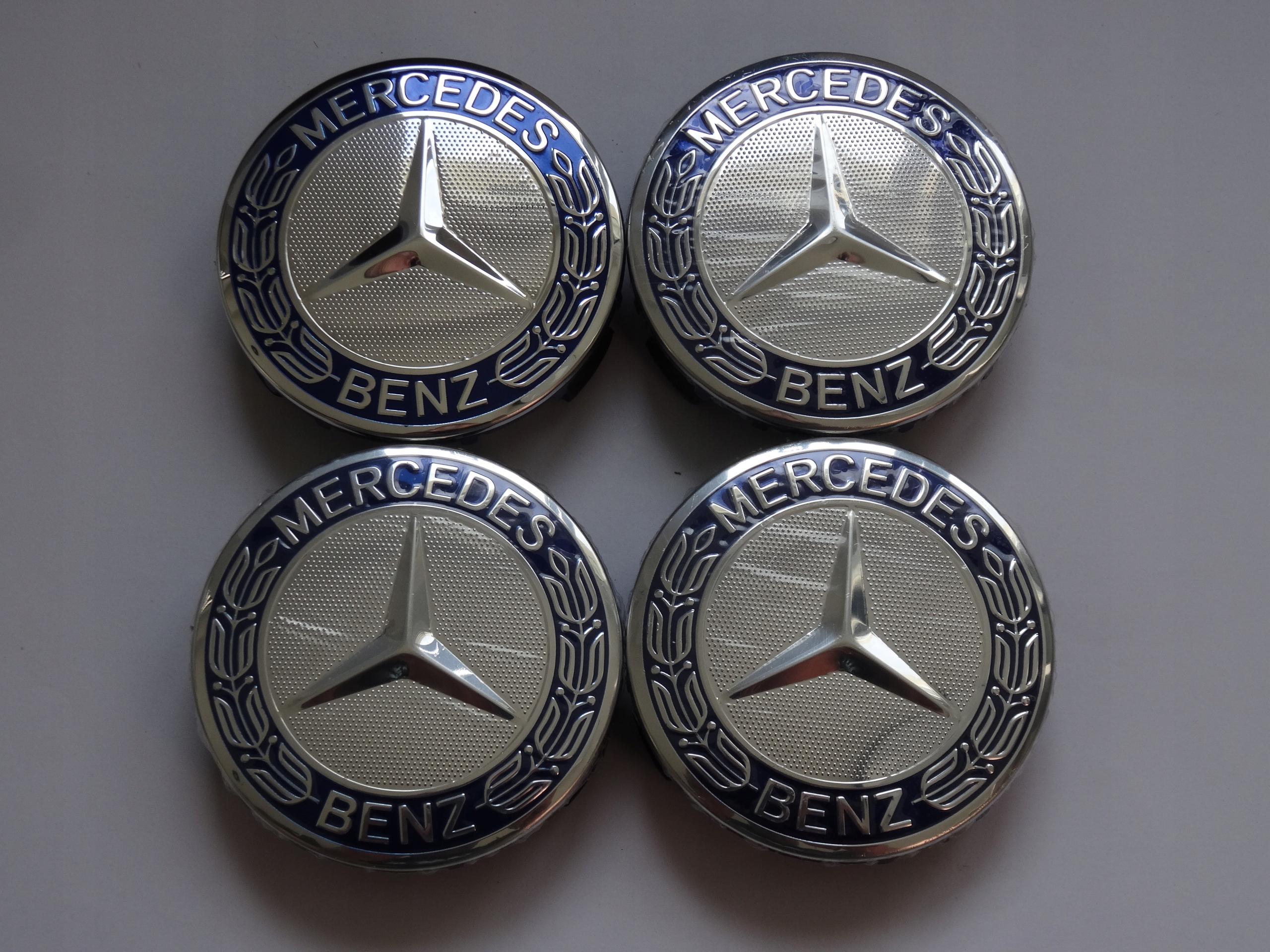 

Dekielki Dekle Mercedes Benz 75 mm A1714000025 gr