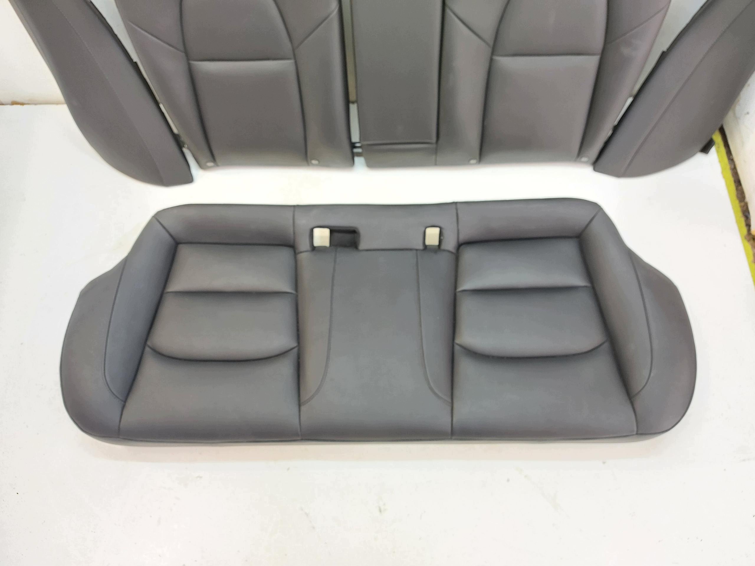 TESLA MODEL 3 2022r sitze komplet