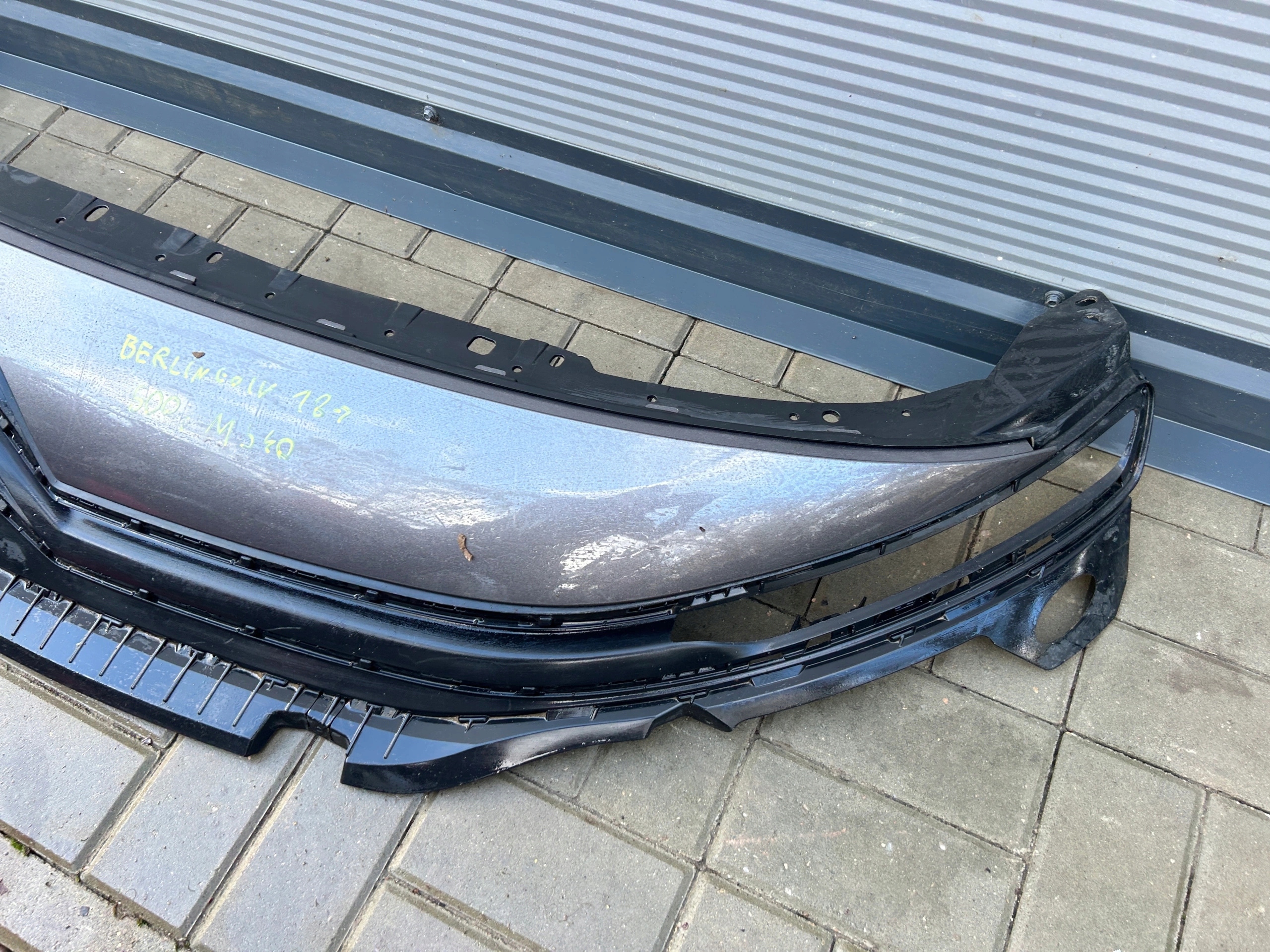 Citroen Berlingo IV grill upper cap 2018- 18r