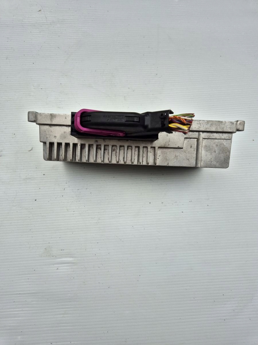AUDI A4 B8 A5 8T Q5 8R amplifier RADIA 8R0035223G
