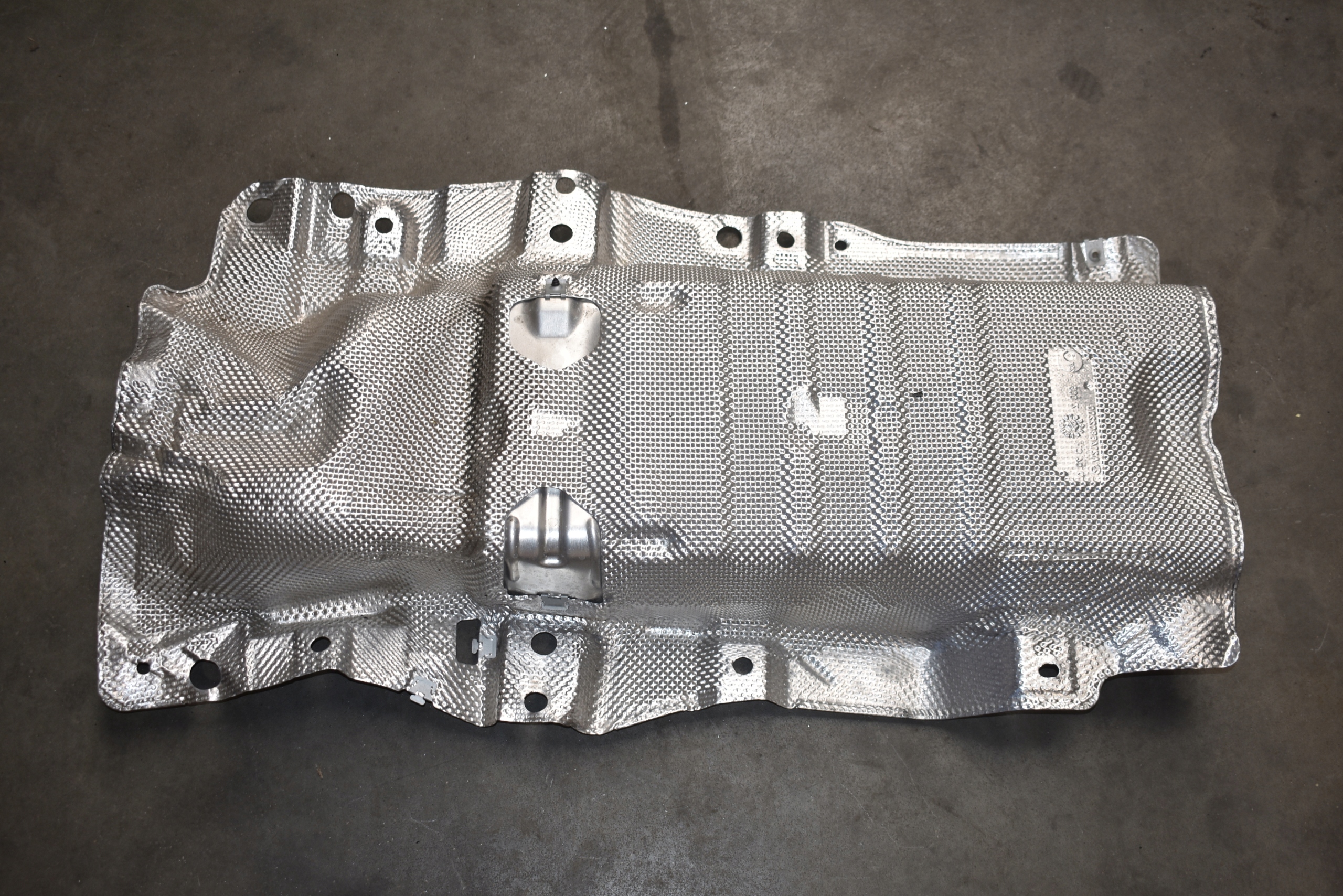 IDEALNA Blende Abdeckung TERMICZNA MERCEDES W214 1