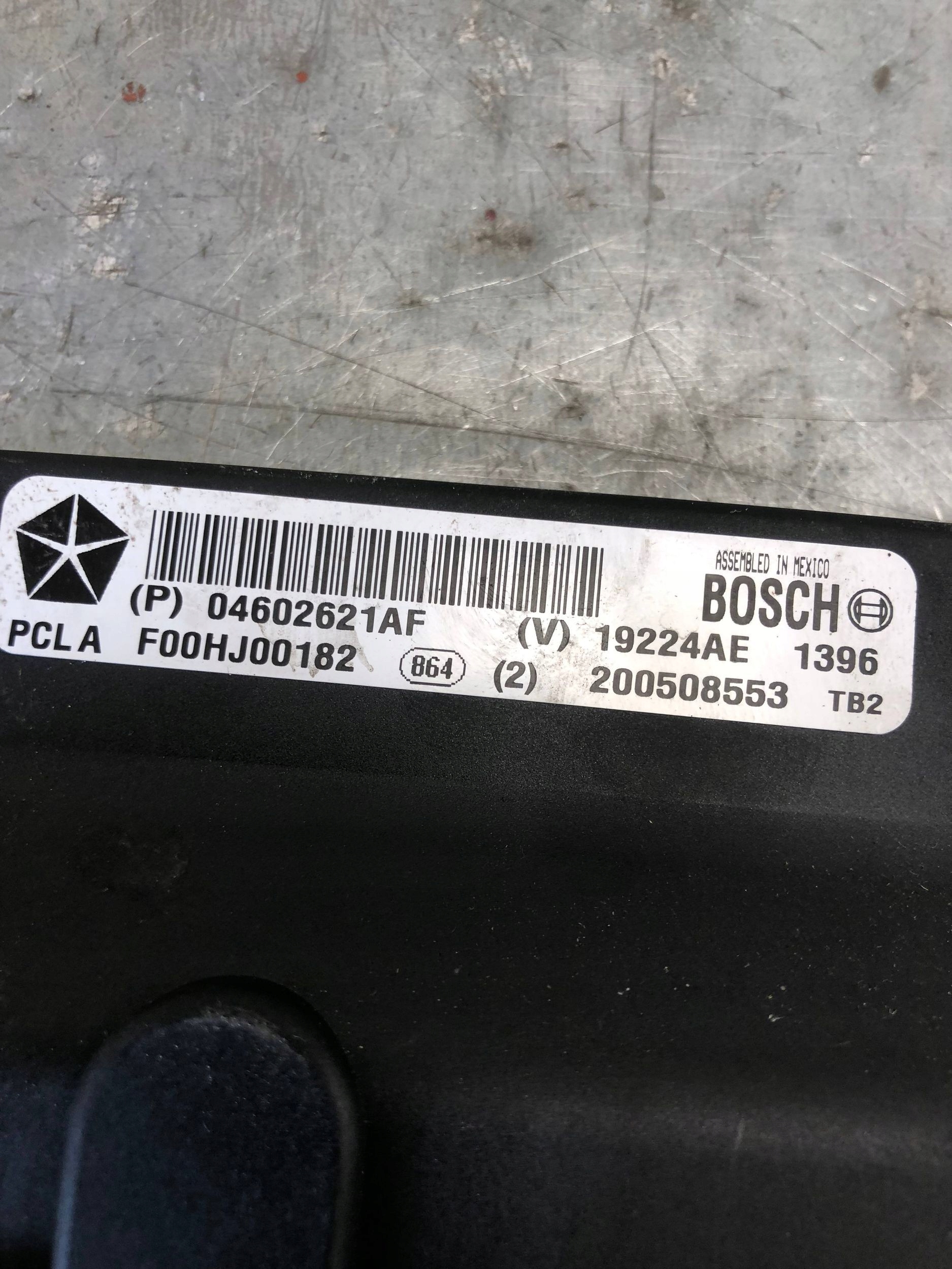 module door left front JEEP WK1 04602621AF
