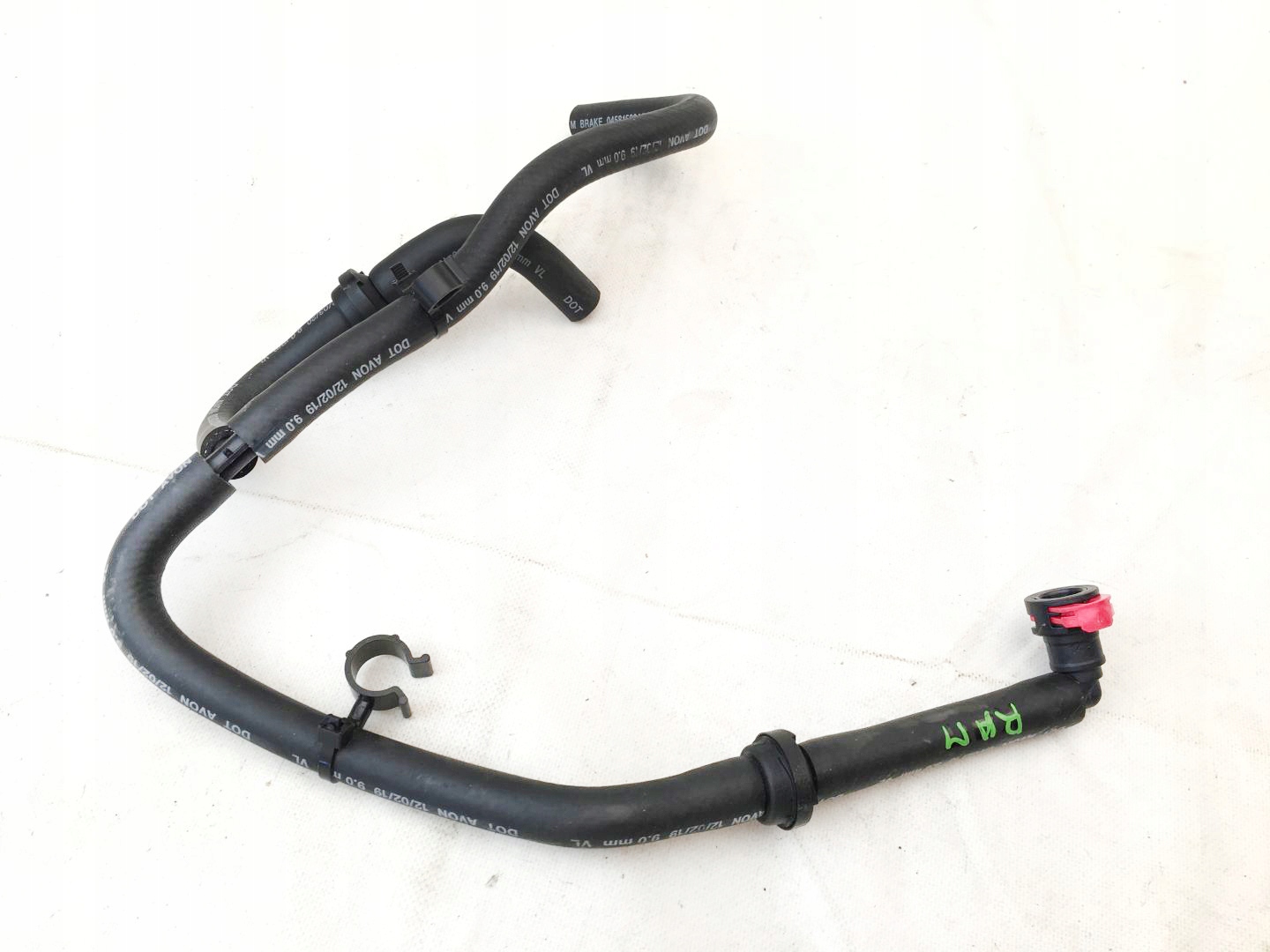 Dodge RAM 1500 15- тормозной шланг