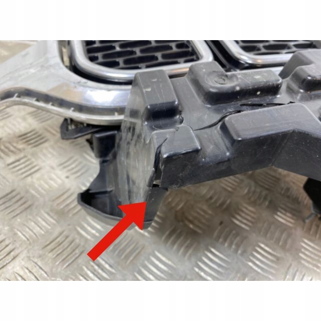 2022 Grand WAGONEER решетка радиатора) 6UG24TRMAC