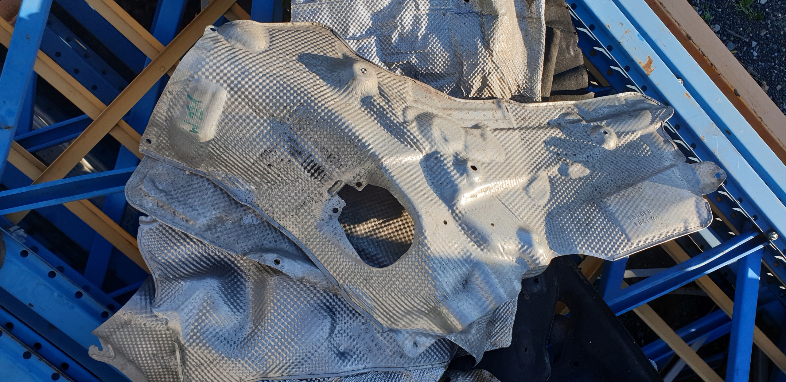 cover TERMICZNA chassis MERCEDES S W221 OE