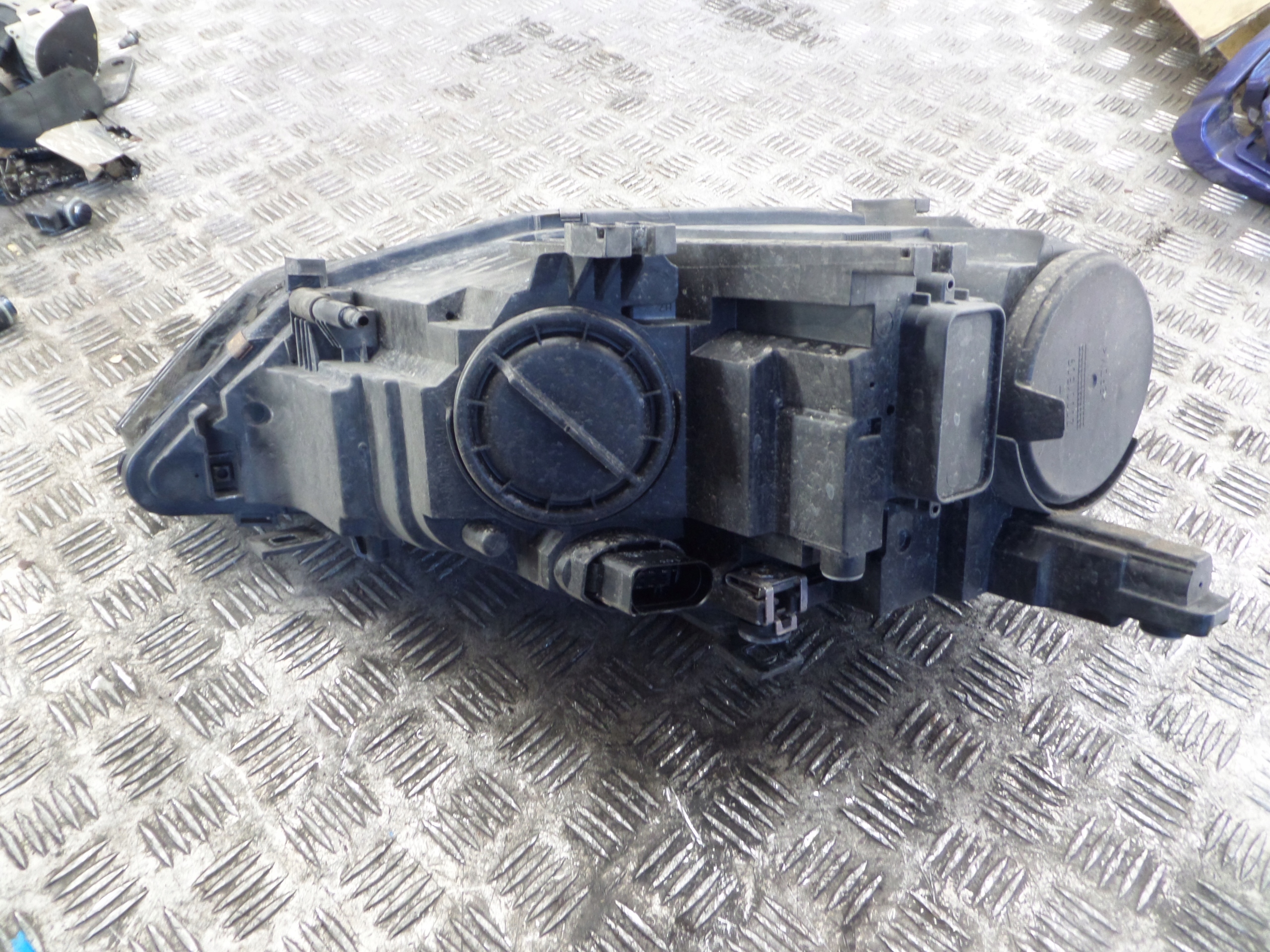 AUDI A4 B8 LIFT 2012-2015 light left front 8K0941003AC
