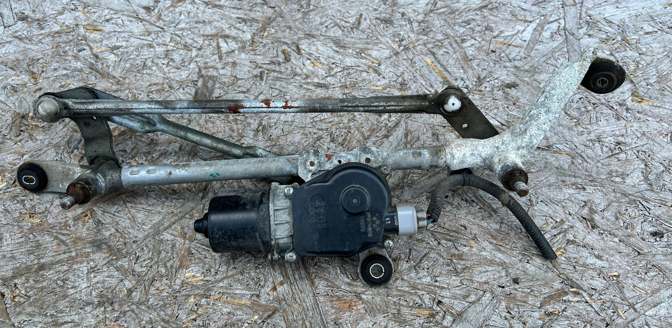 wiper mechanism front NISSAN LEAF and ZE0 10
