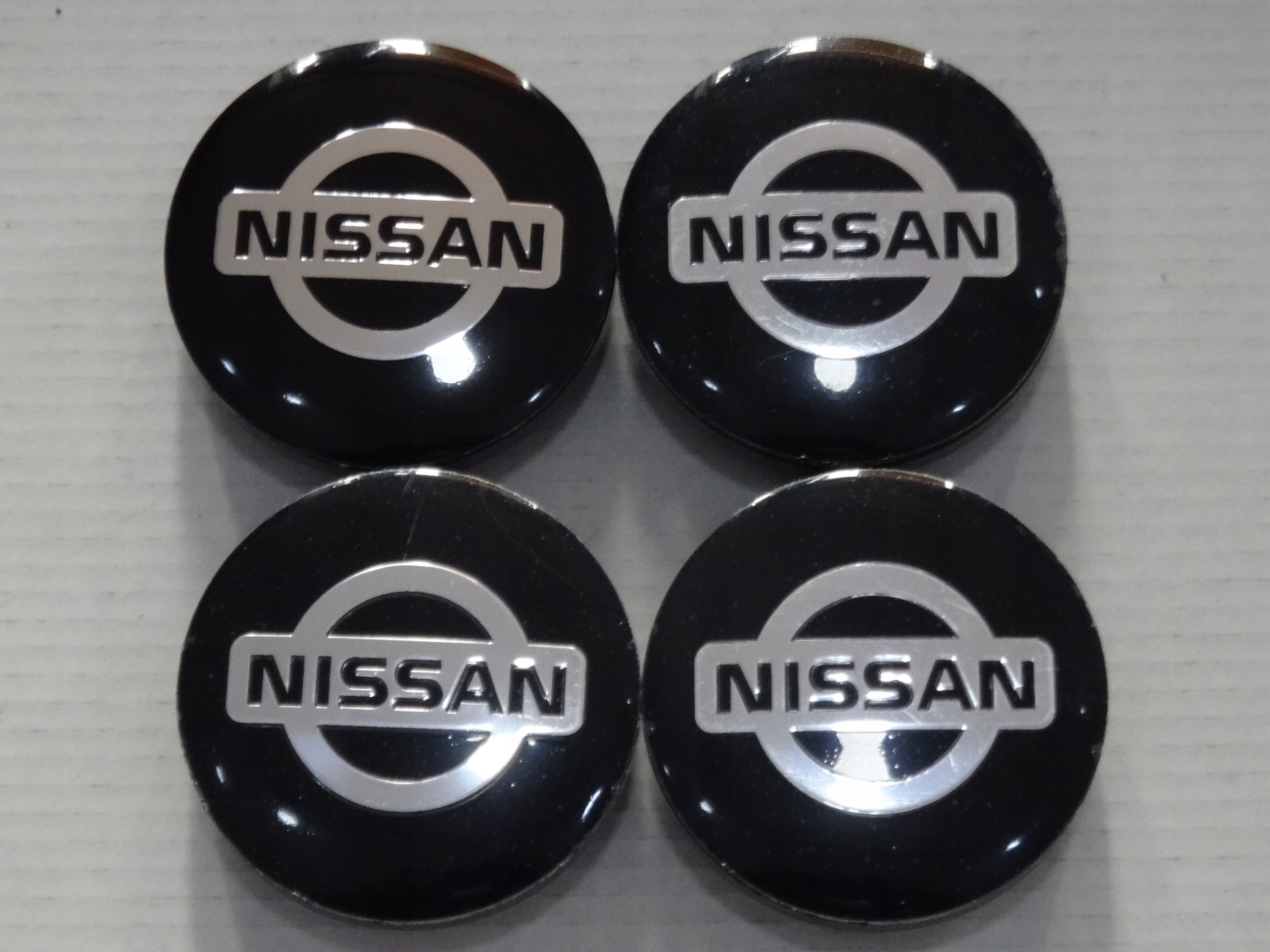 

4x Dekle dekielki emblematy na felgi Nissan 56 mm