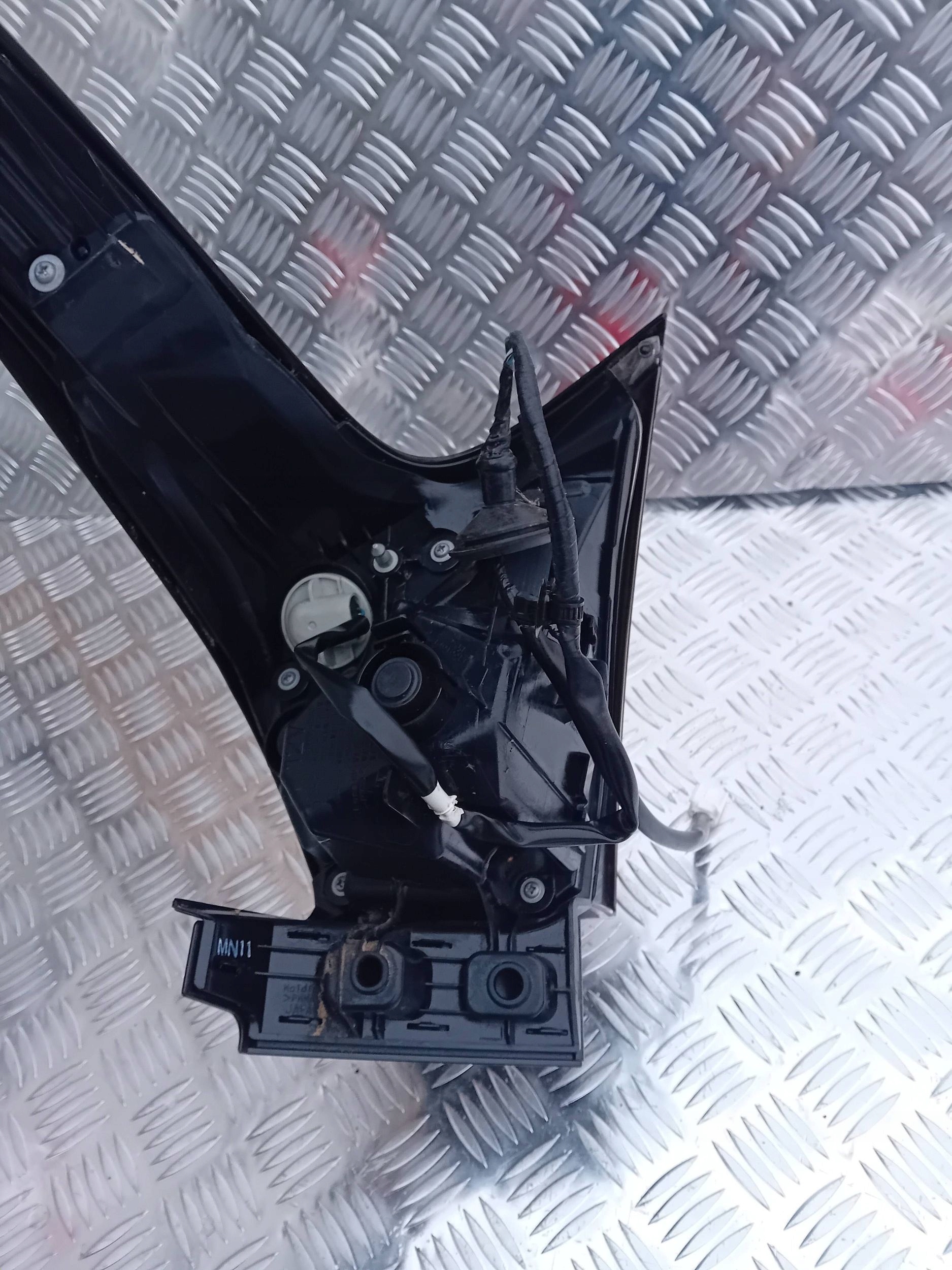 фонарь левый lexus NX