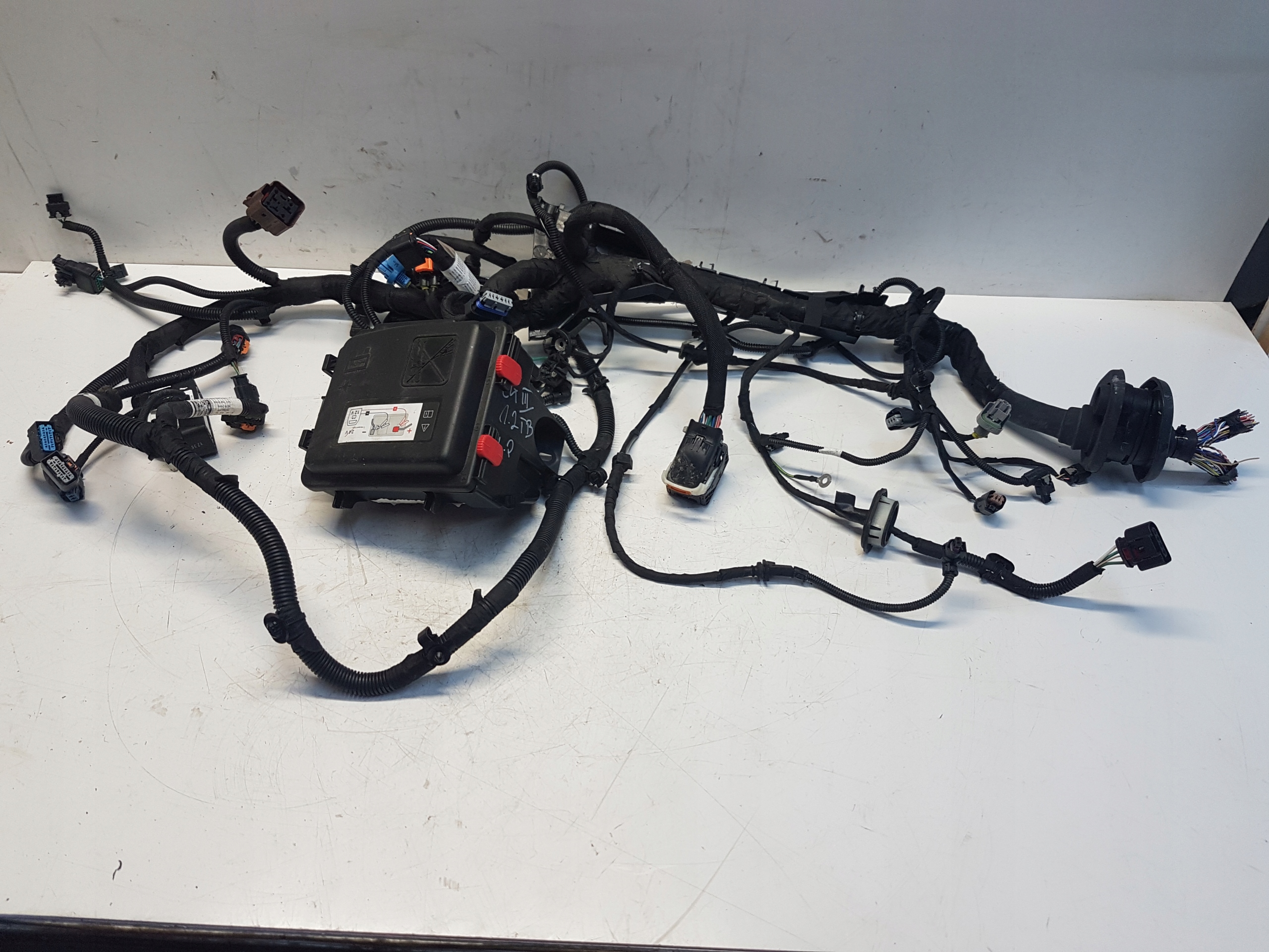 964T068080 - CITROEN C4 III 1.2 T жгут проводов моторного отсека л