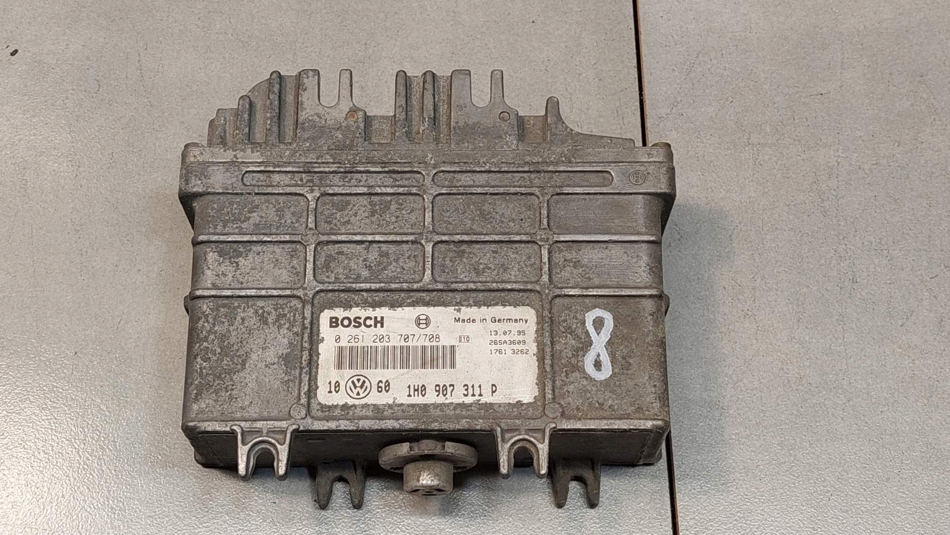 control unit of the engine VW PASSAT B4 1.8 1H0907311P