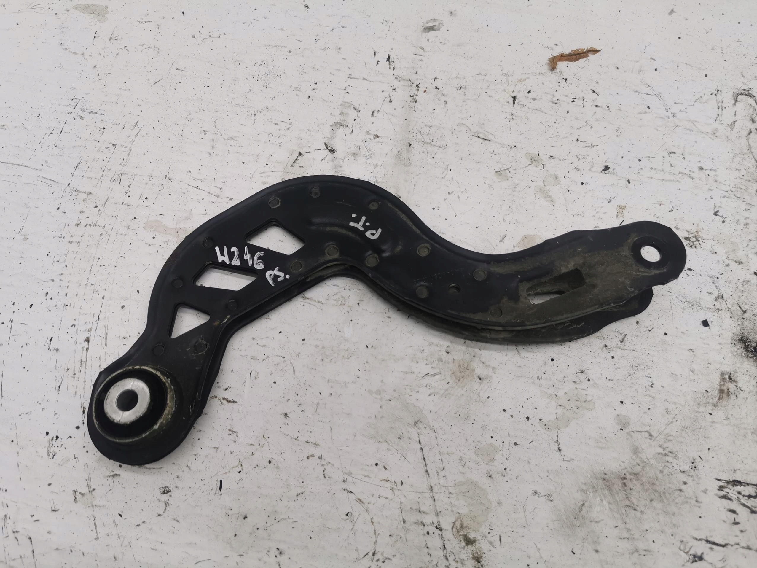 Querlenker hinten MERCEDES B-KLASA W246 A2463501006