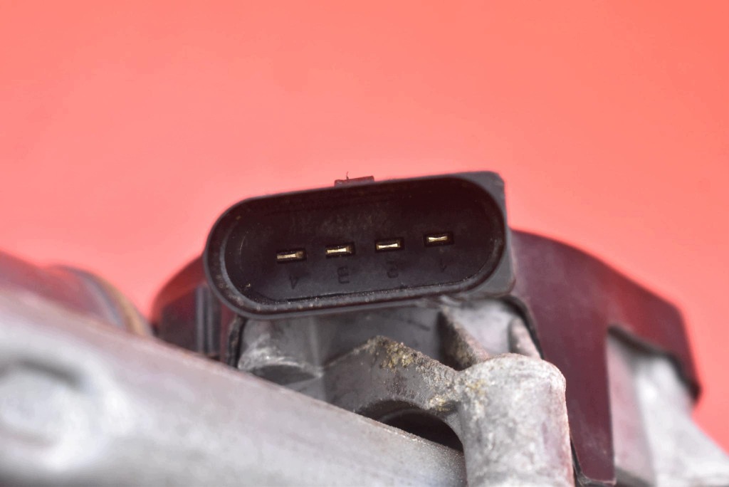 Gestänge Motor Wischer vorne EU 13432685 OPEL CORSA E 14-20