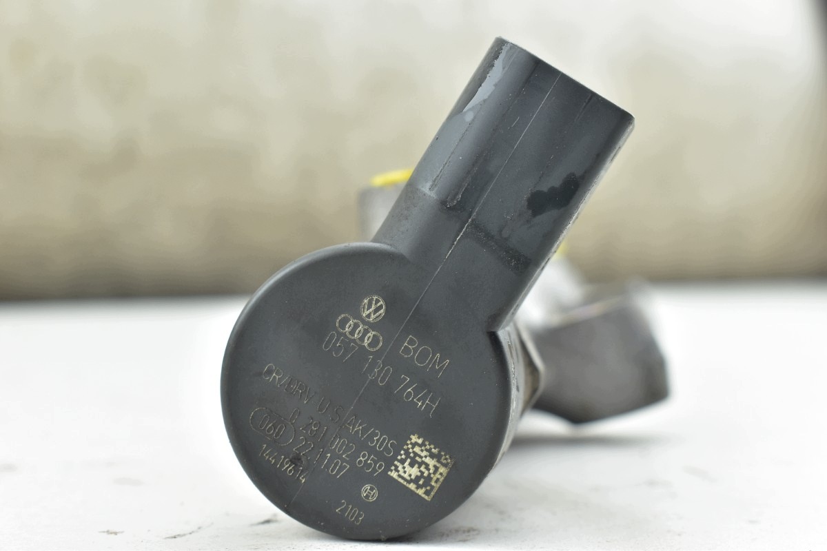 Kraftstoffverteiler Einspritzleiste Sensor AUDI A5 8T A4 B8 3.0 TDI 059130090AH