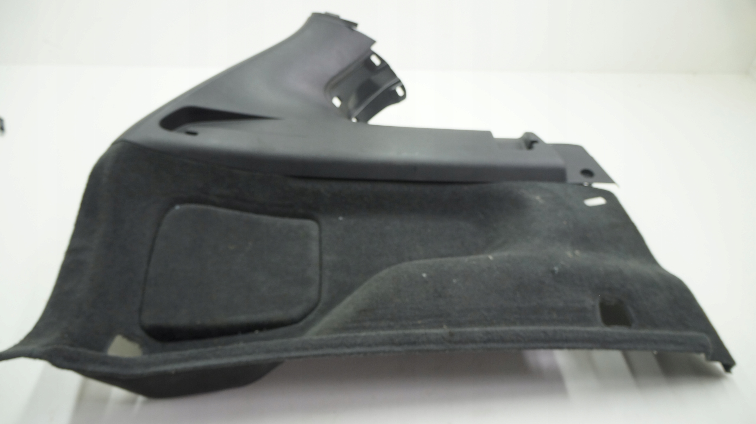 VOLVO XC60 И БЕКОН БАГАЖНИКА ЛЕВЫЙ ЗАДНИЙ ЗАДНИЙ