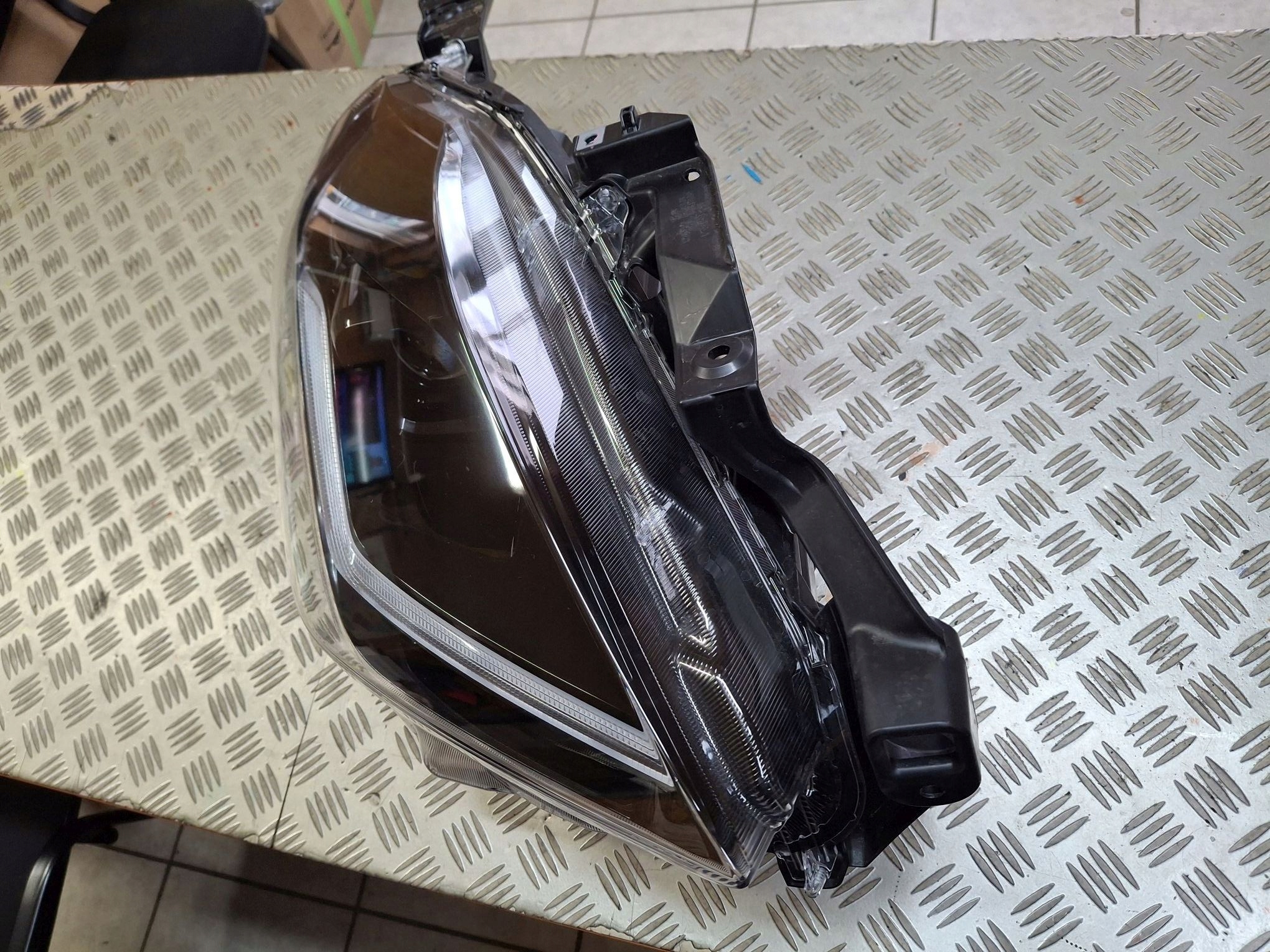 light right front FULL LED SUZUKI SWIFT MK9 2023R->