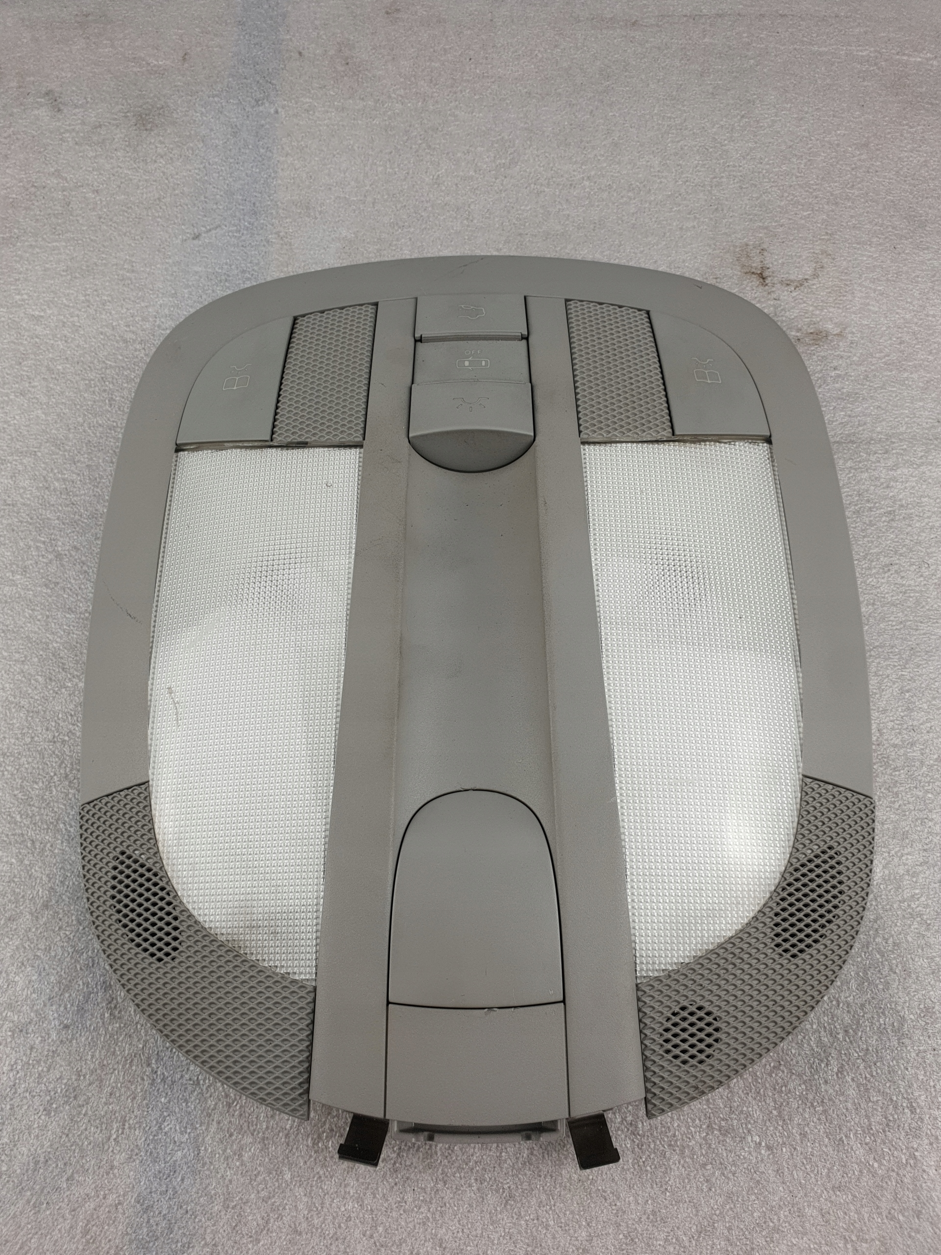 A1648700758 - Лампа стелі салону MERCEDES W251 R-Class