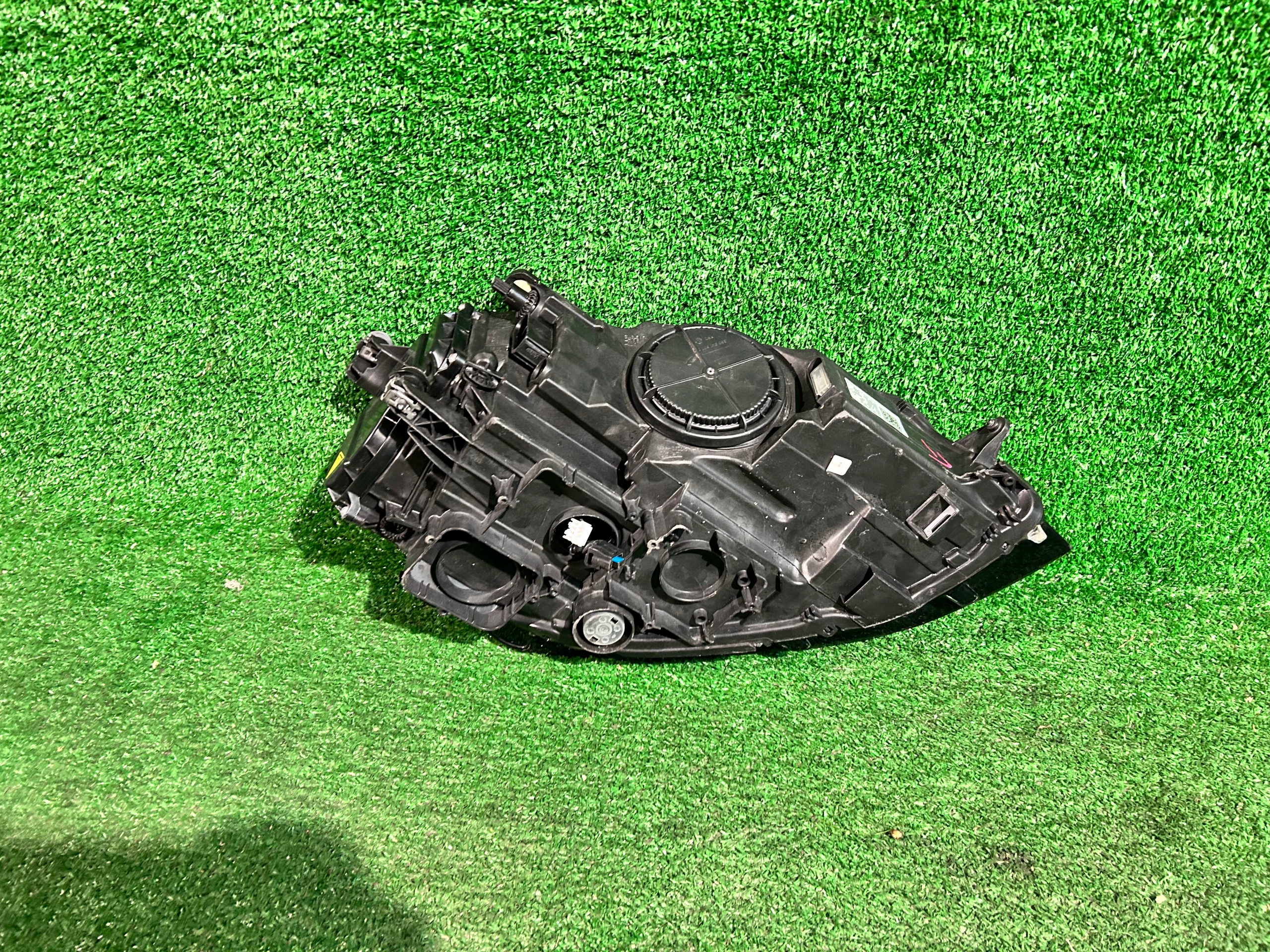 REFLEKTOR left VW GOLF VII BI XENON