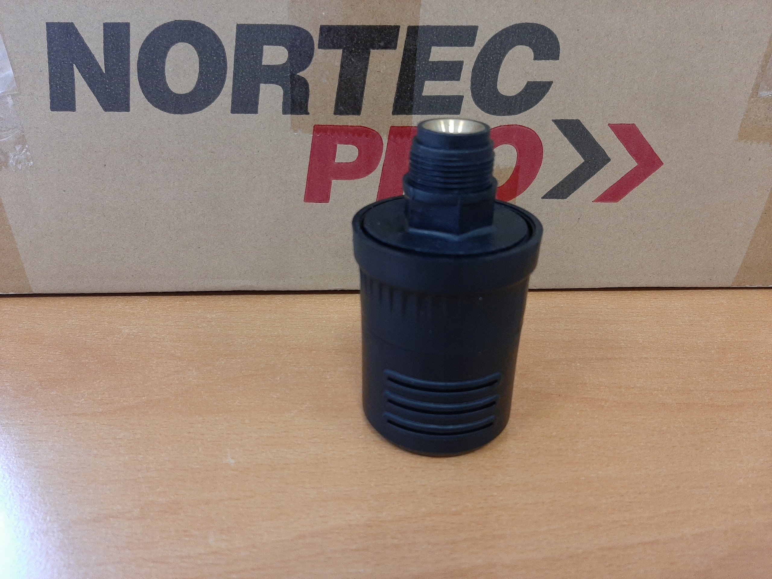 Глушитель арматуры для контрольного бака