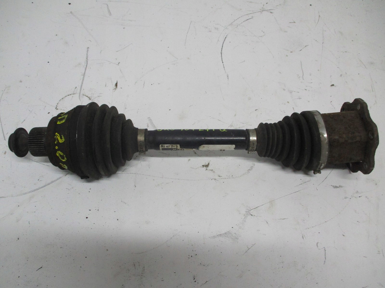 PÓŁOŚ AUDI A4 8K0 2,0D 12R 8K0407271Q