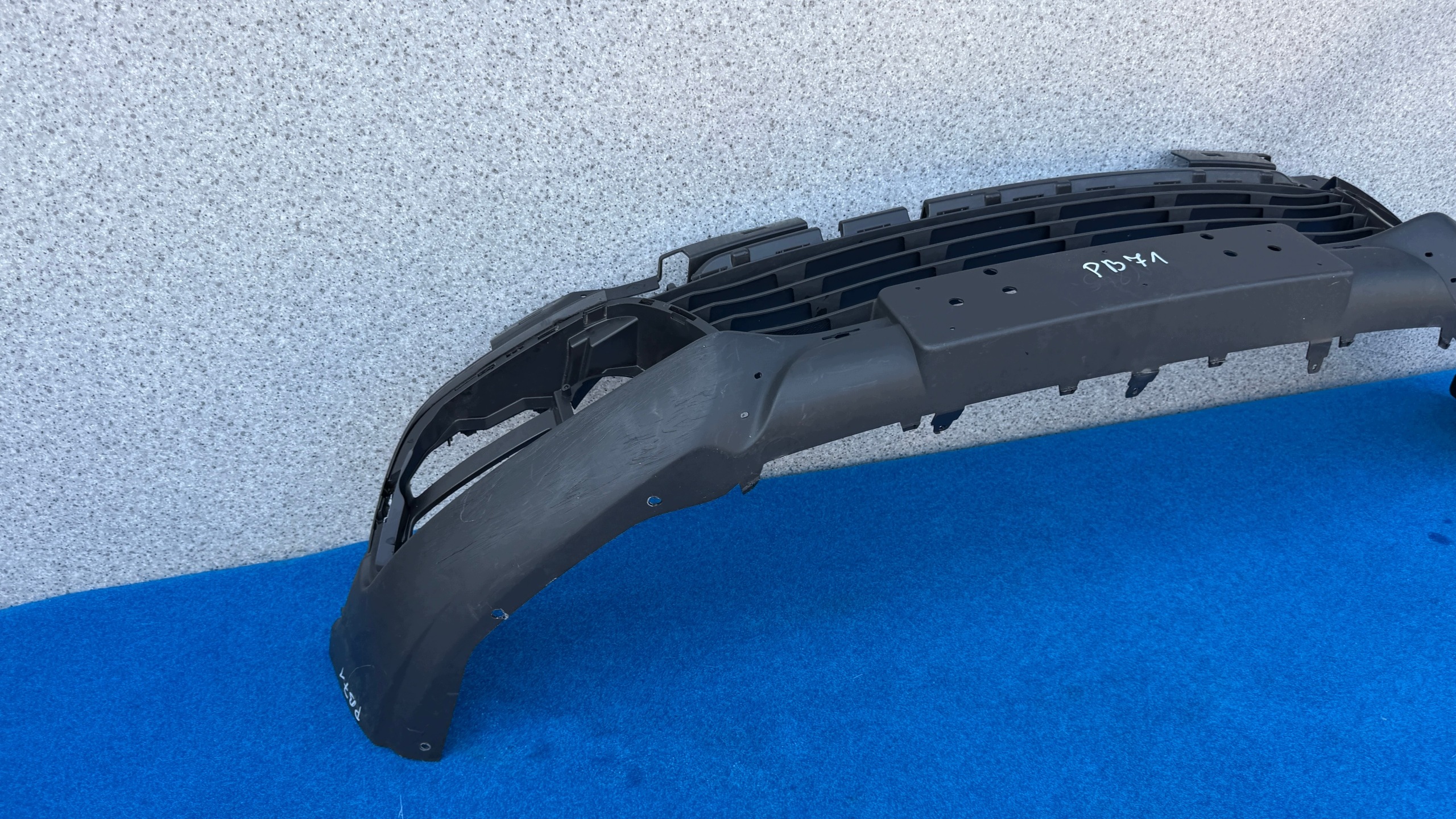 RENAULT CAPTUR 13-17 ROK SPOILER accessories grid of a bumper front PB71