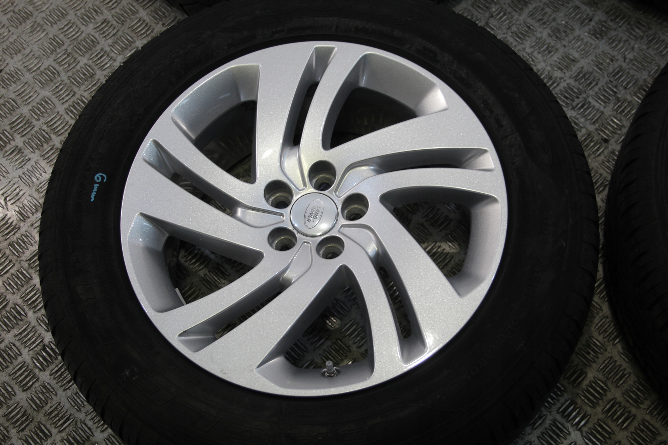 wheels discs disc 235/60 R18 EVOQUE II 2 L551