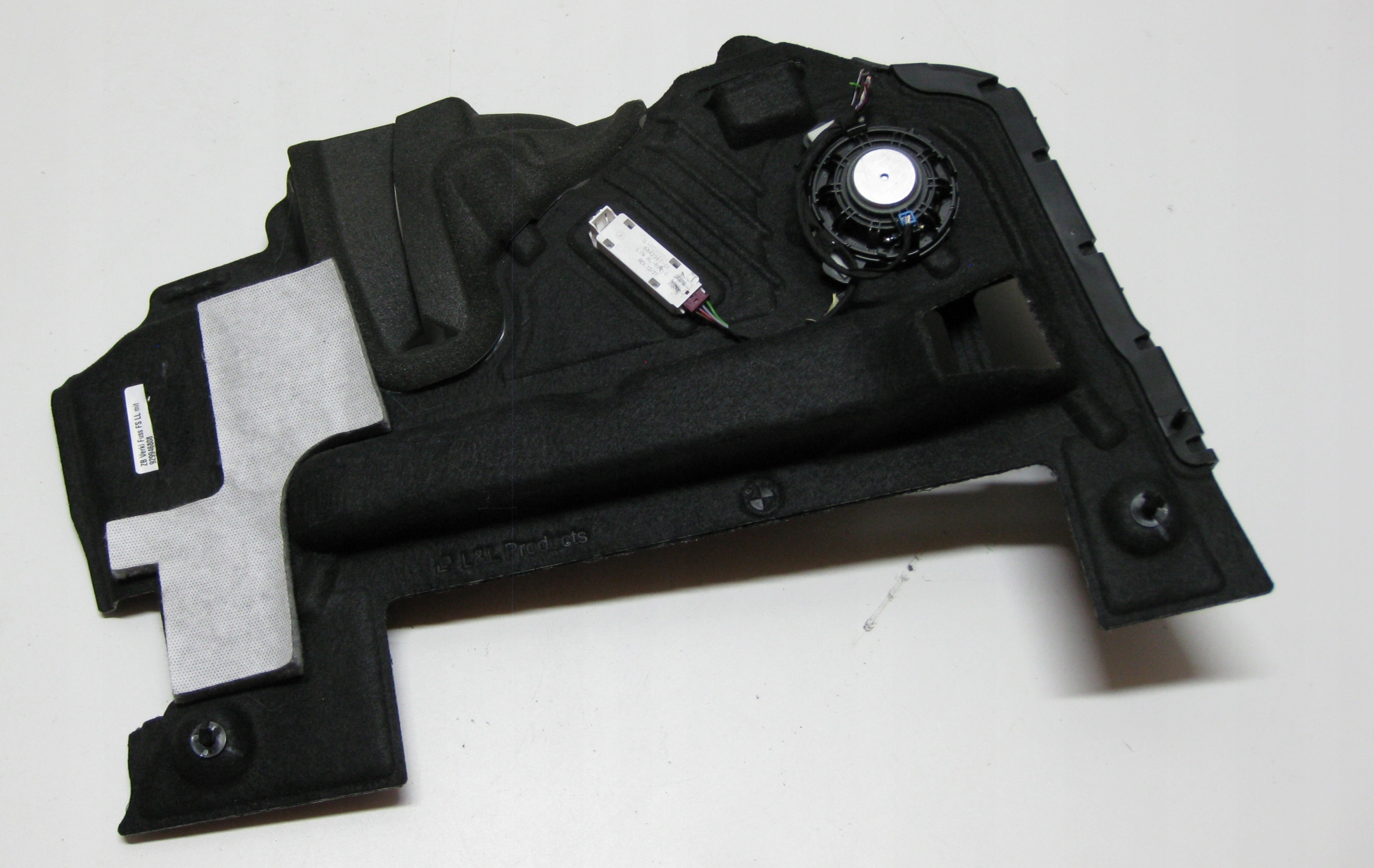BMW 5 G30 3.0D 19R cover lower consoles left 9299468