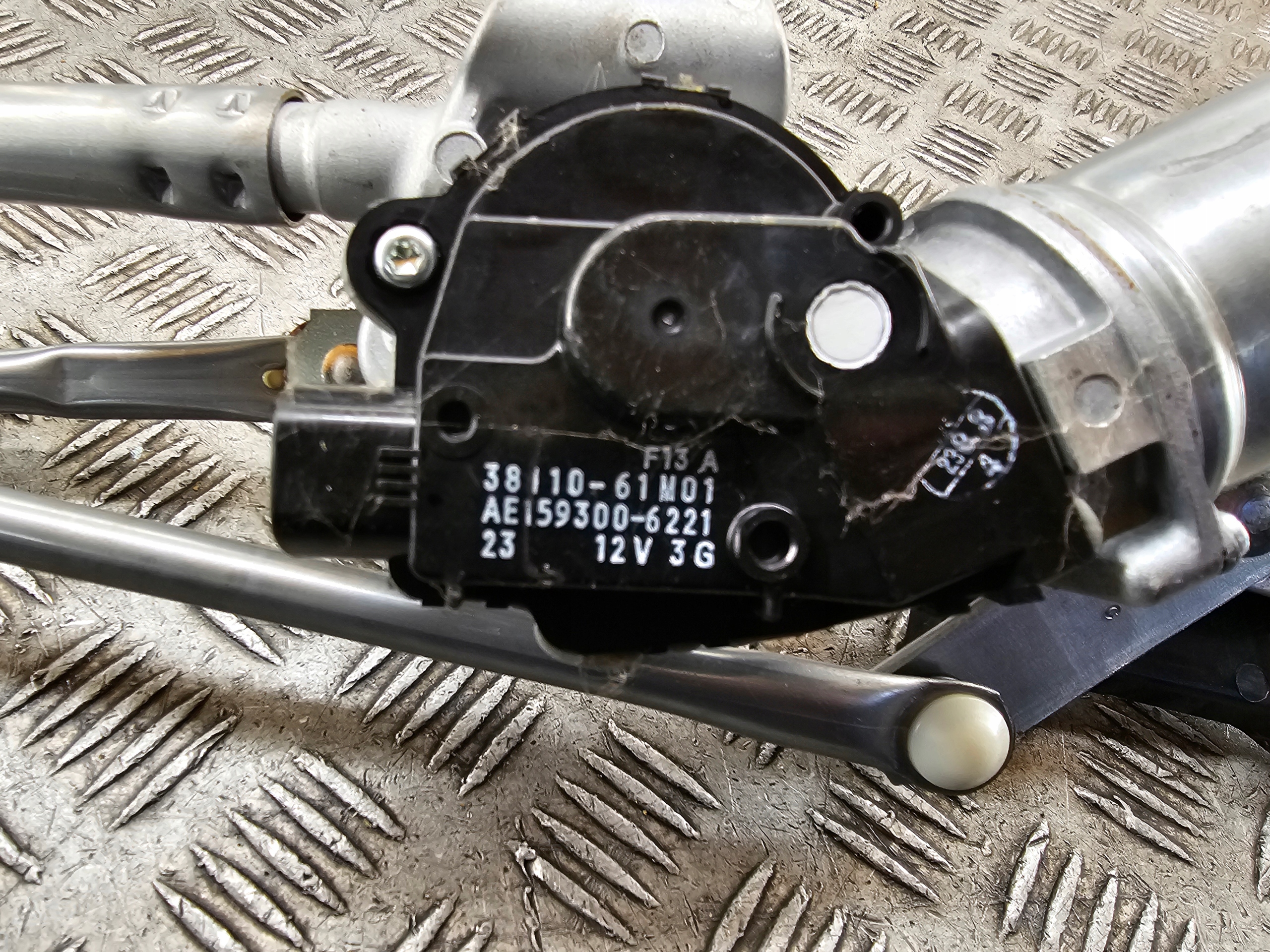Wischergestänge vorne SUZUKI SX4 38110-61M01