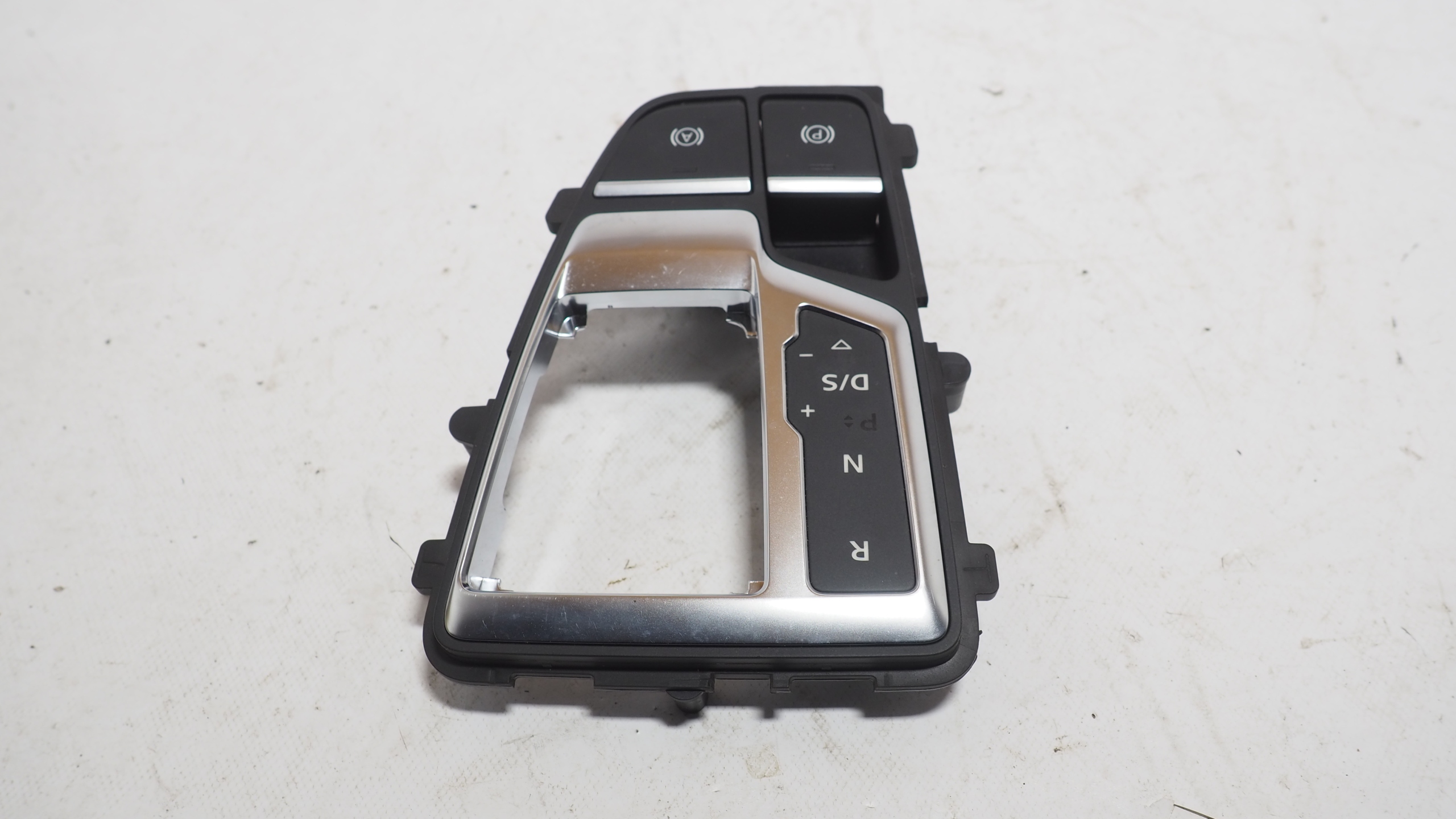 Audi Q5 II 80A control panel changes of the gear 80B927225