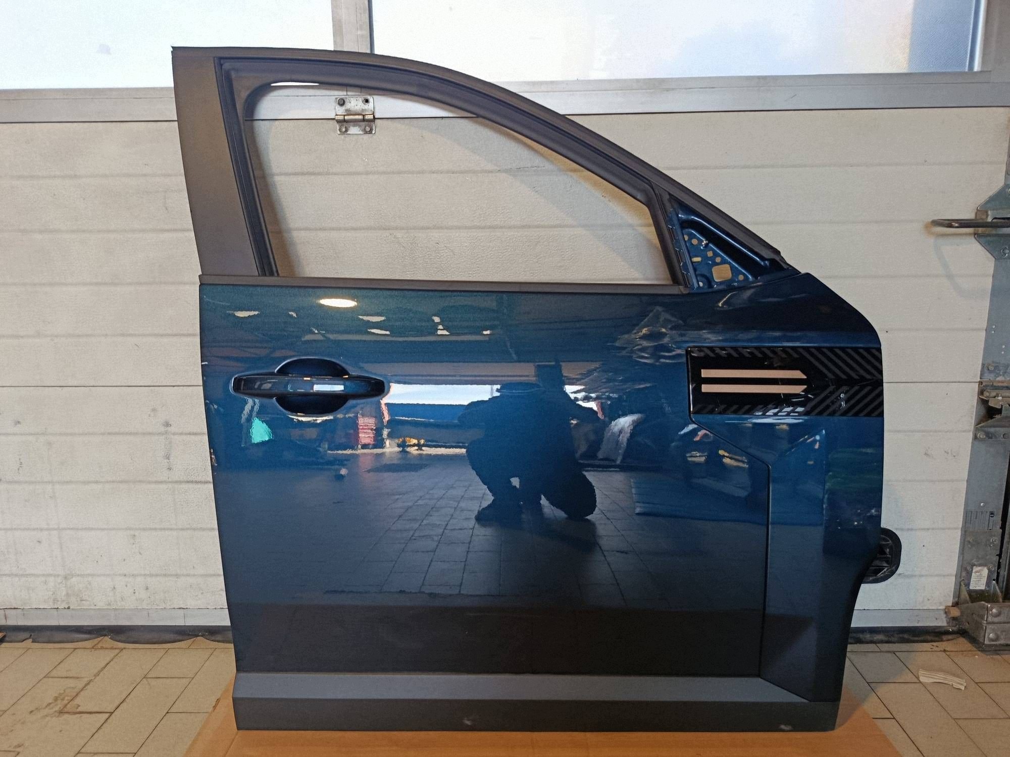 door front front side right Dacia Bigster TERRQ miedziane wstawki