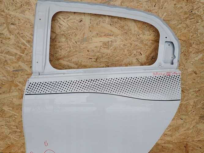 RENAULT TWINGO III 14- door left rear. rear part below listwe