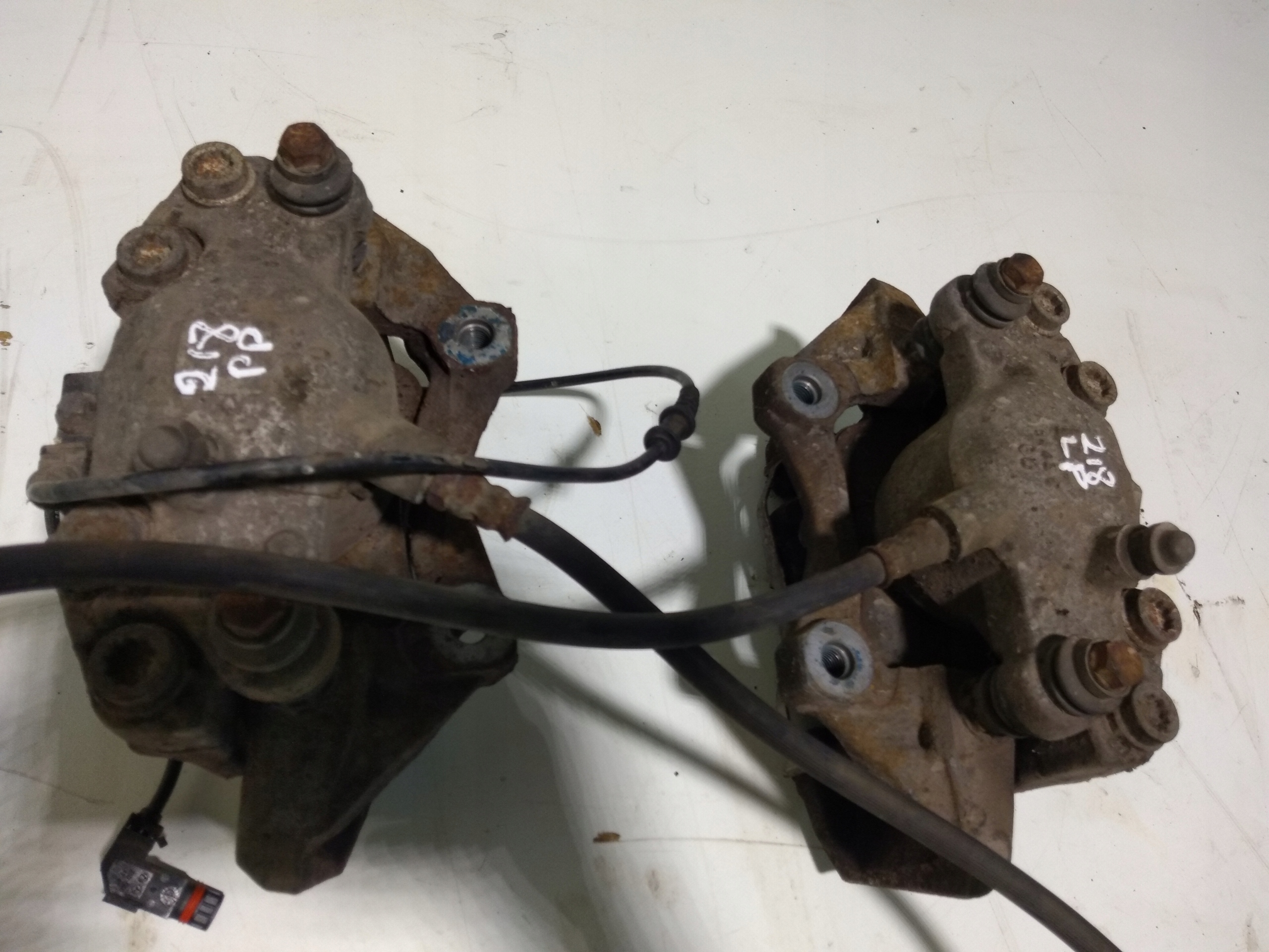 caliper right front MERCEDES W218 CLS 350 CDI