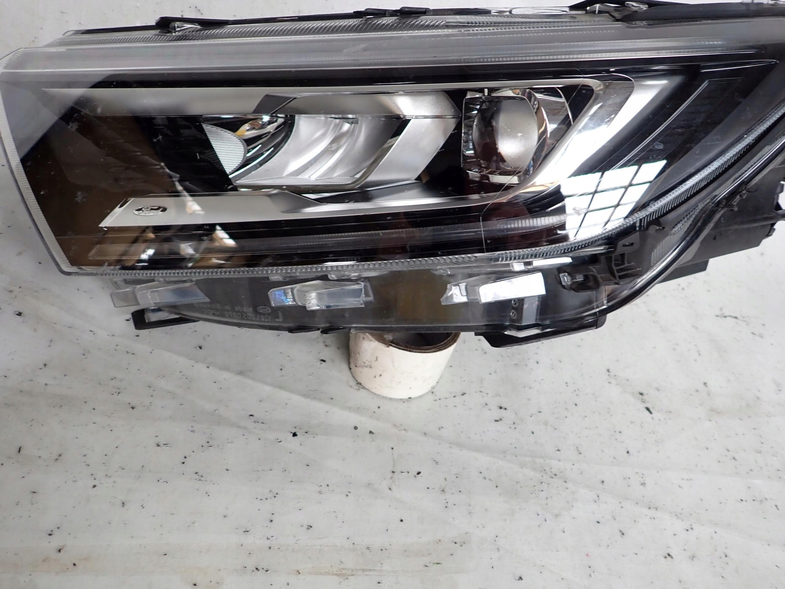 FORD TOURNEO CONNECT MK3 22- light left front LED 2KF941035