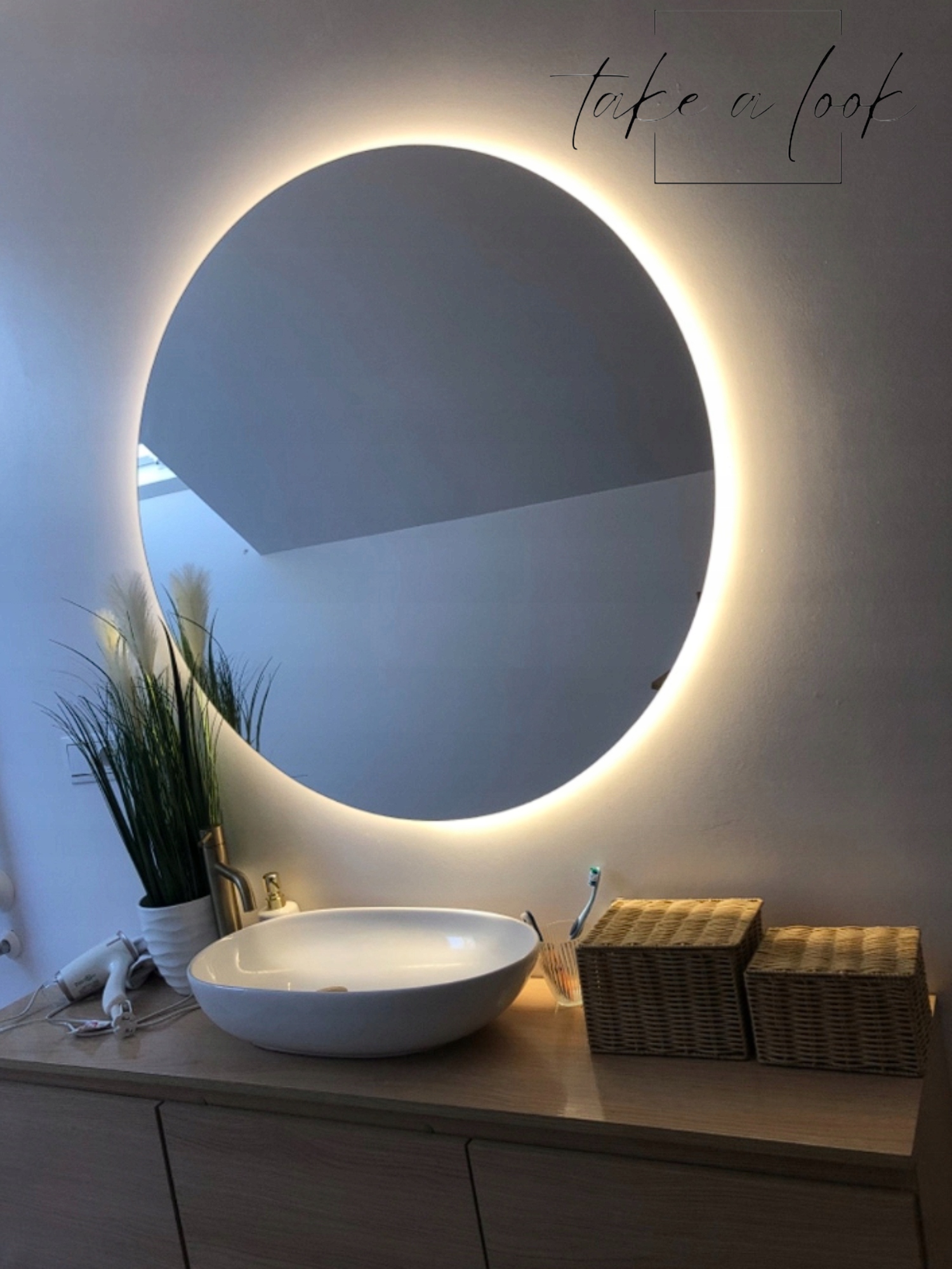 LUSTRO LED fi 60 cm ŁAZIENKOWE OKRĄGŁE PODŚWIETLANE KOŁO LEDOWE FREESIA Wykonanie gotowe