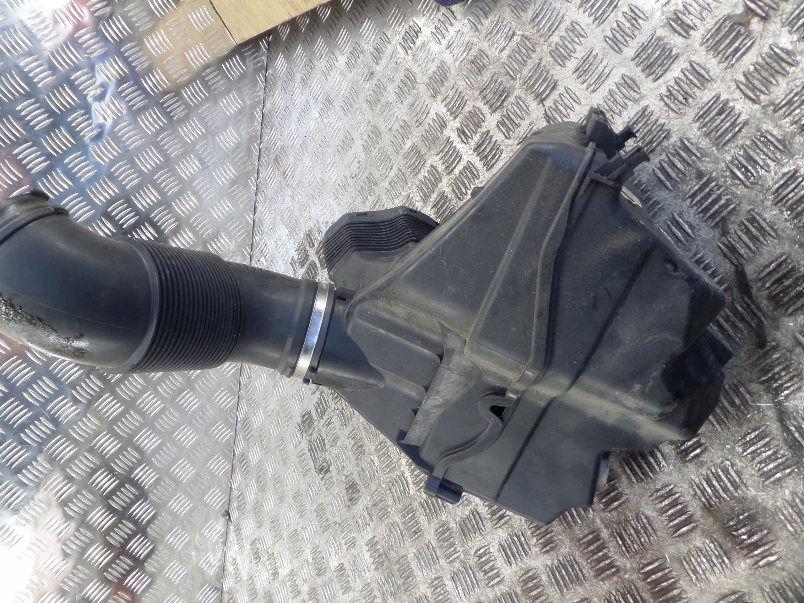 Gehäuse filter luft 5.2 AUDI S6 C6 07L133835C