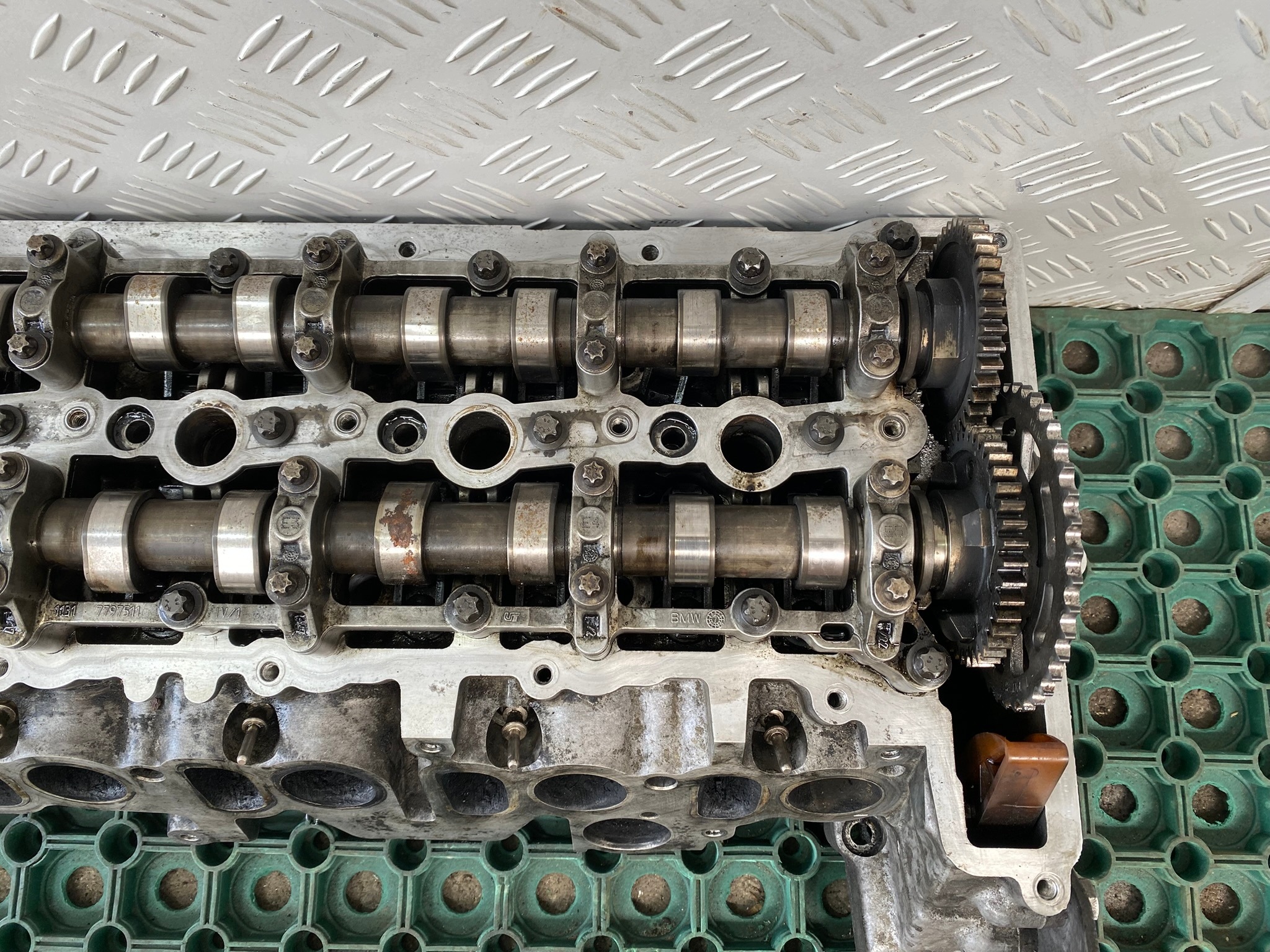 BMW E81 E87 07-12 2.0D N47D20 TESTATA completa ALBERI A CAMME 7797678 OE