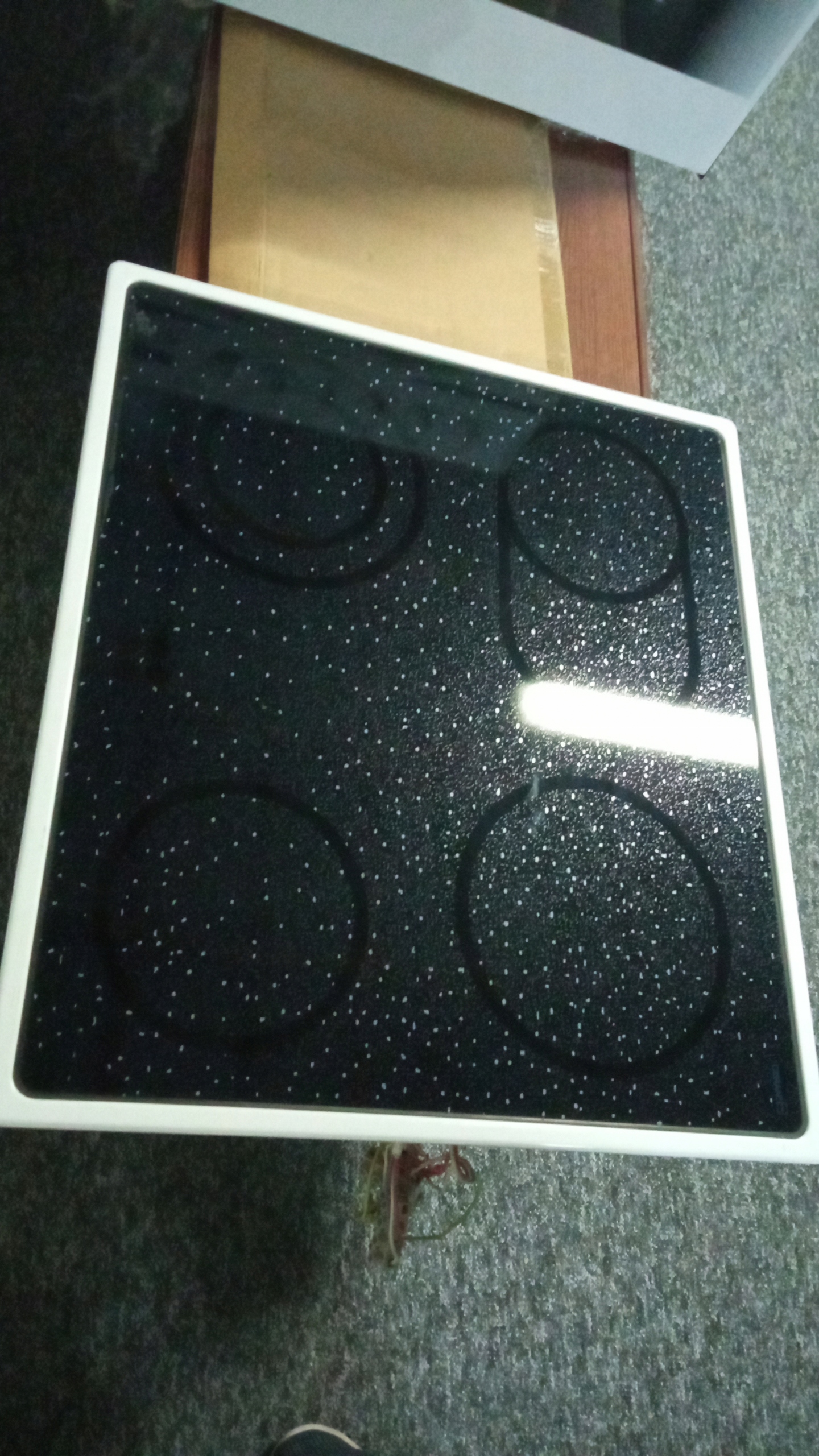 Kuchnia Amica: piekarnik 60 cm z płytą wystawowa Kolor dominujący biały