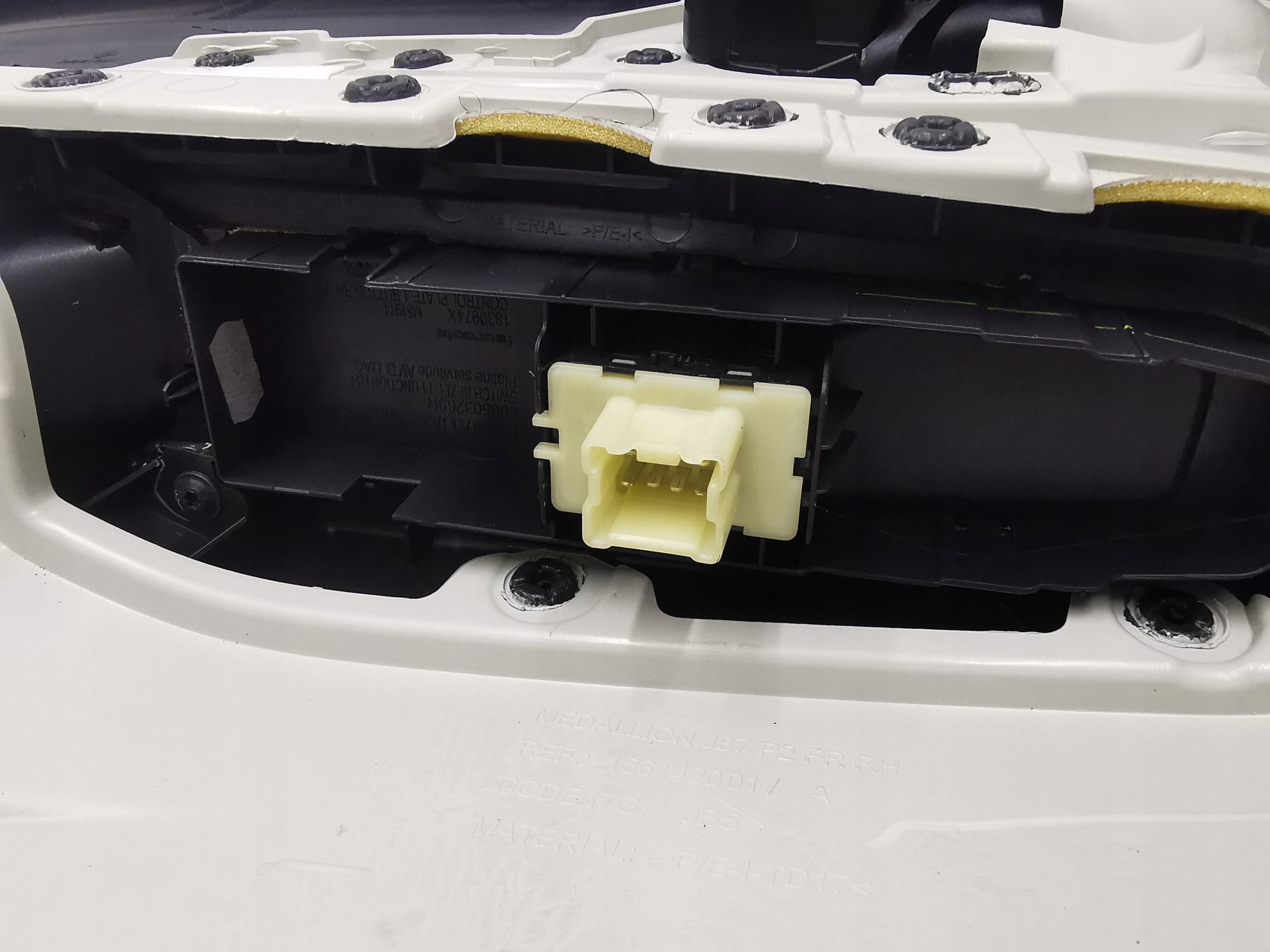 side door right front RENAULT CAPTUR and LIFT 156141971