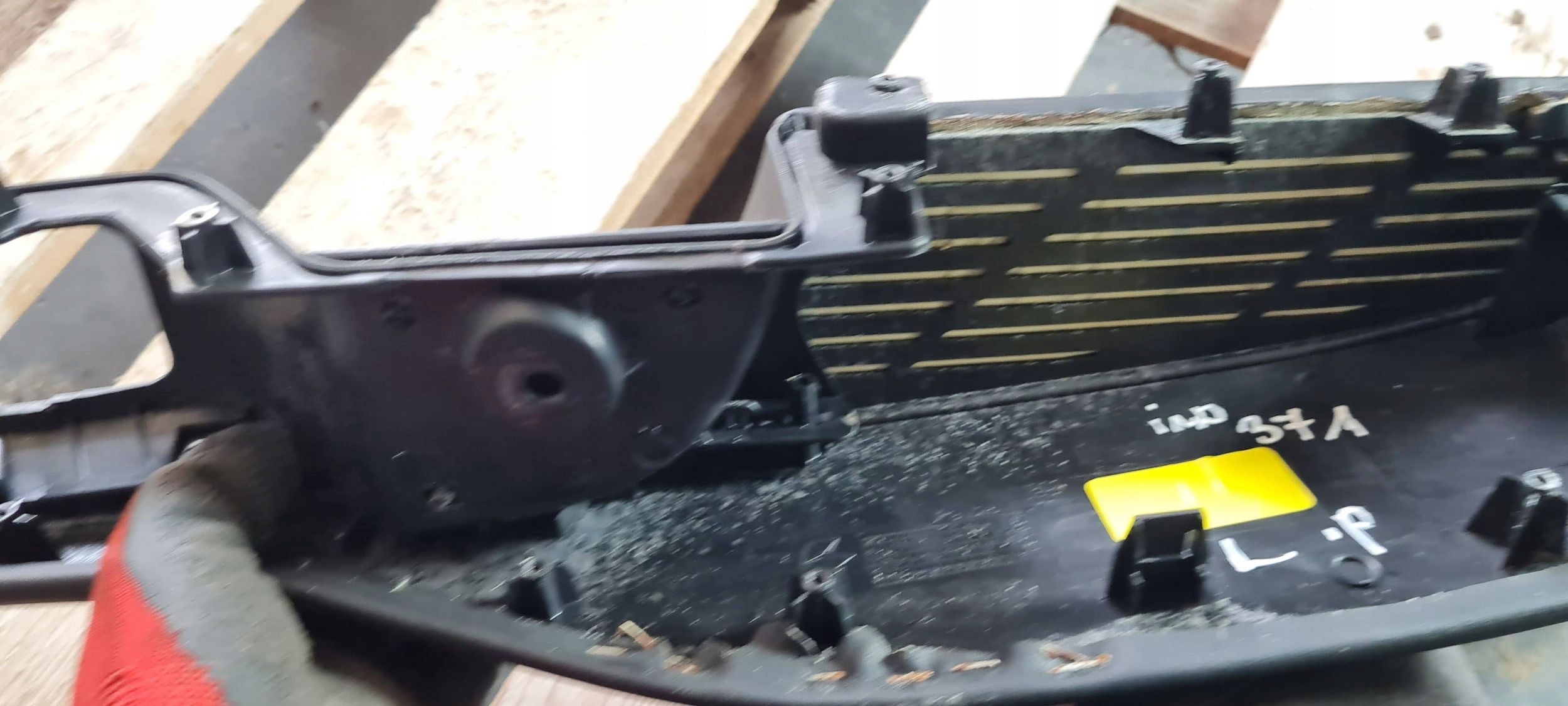 Chrysler Pacifica 2022 armrest frame door BOCZKA left front 3082562