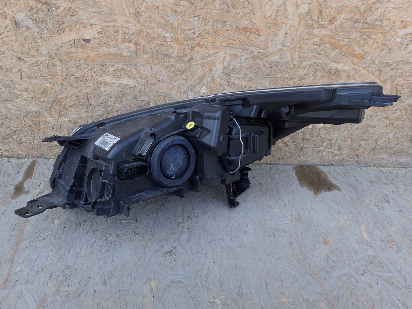 light right REFLEKTOR right FORD KUGA MK2 13-16R