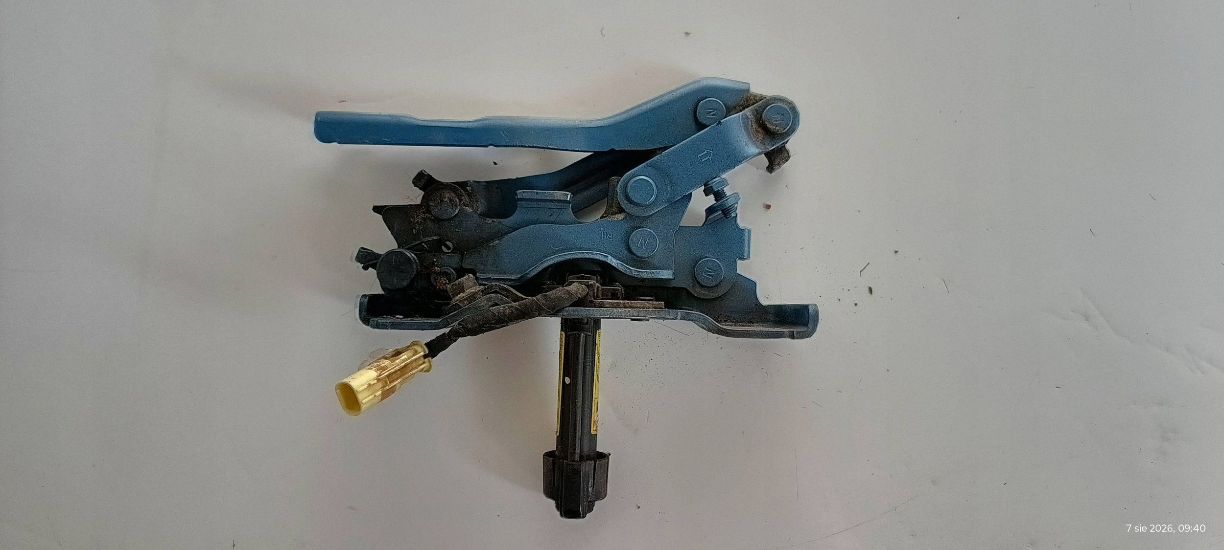 bonnet hinges left right NABOJE KOMPLET HYUNDAI TUCSON III 2015